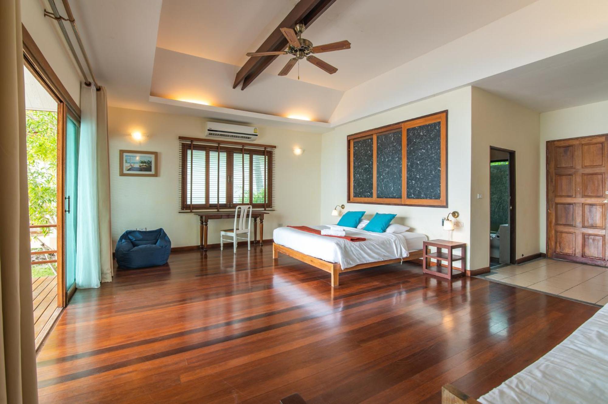 Villa with Sea View photo 3