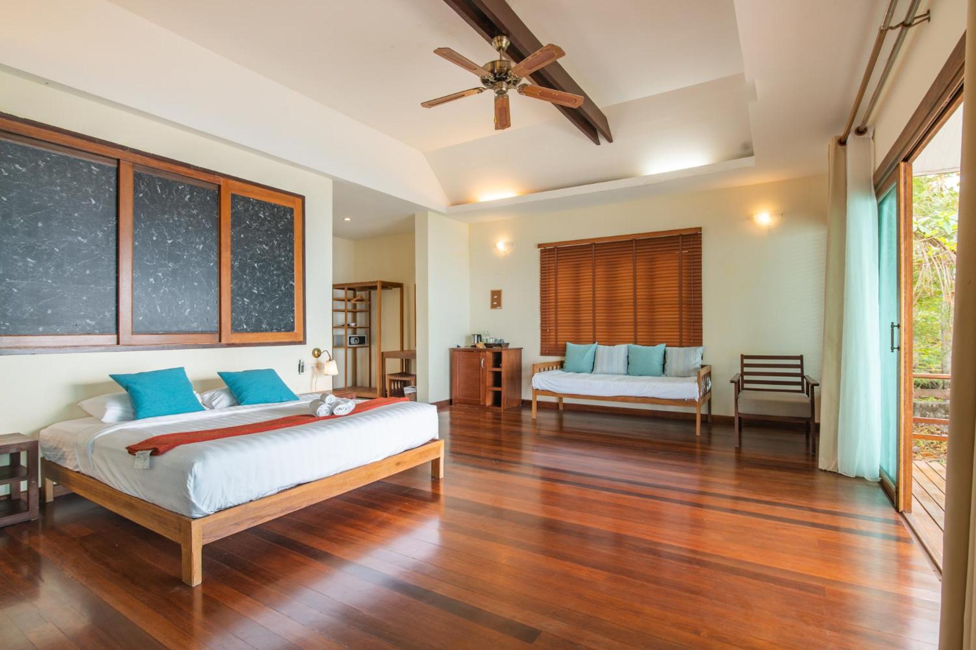 Villa with Sea View photo 2