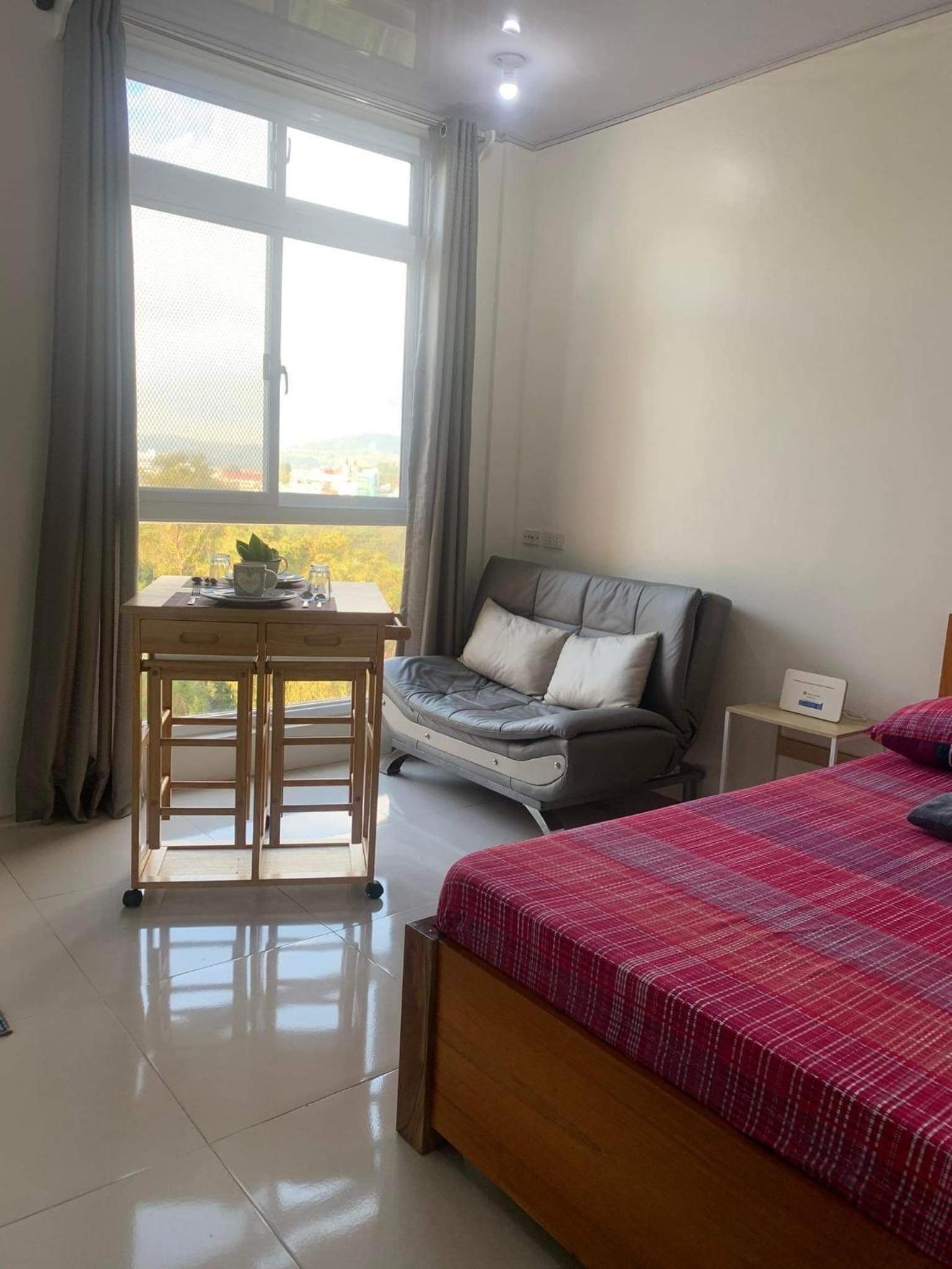 One-Bedroom Apartment - Photo 1