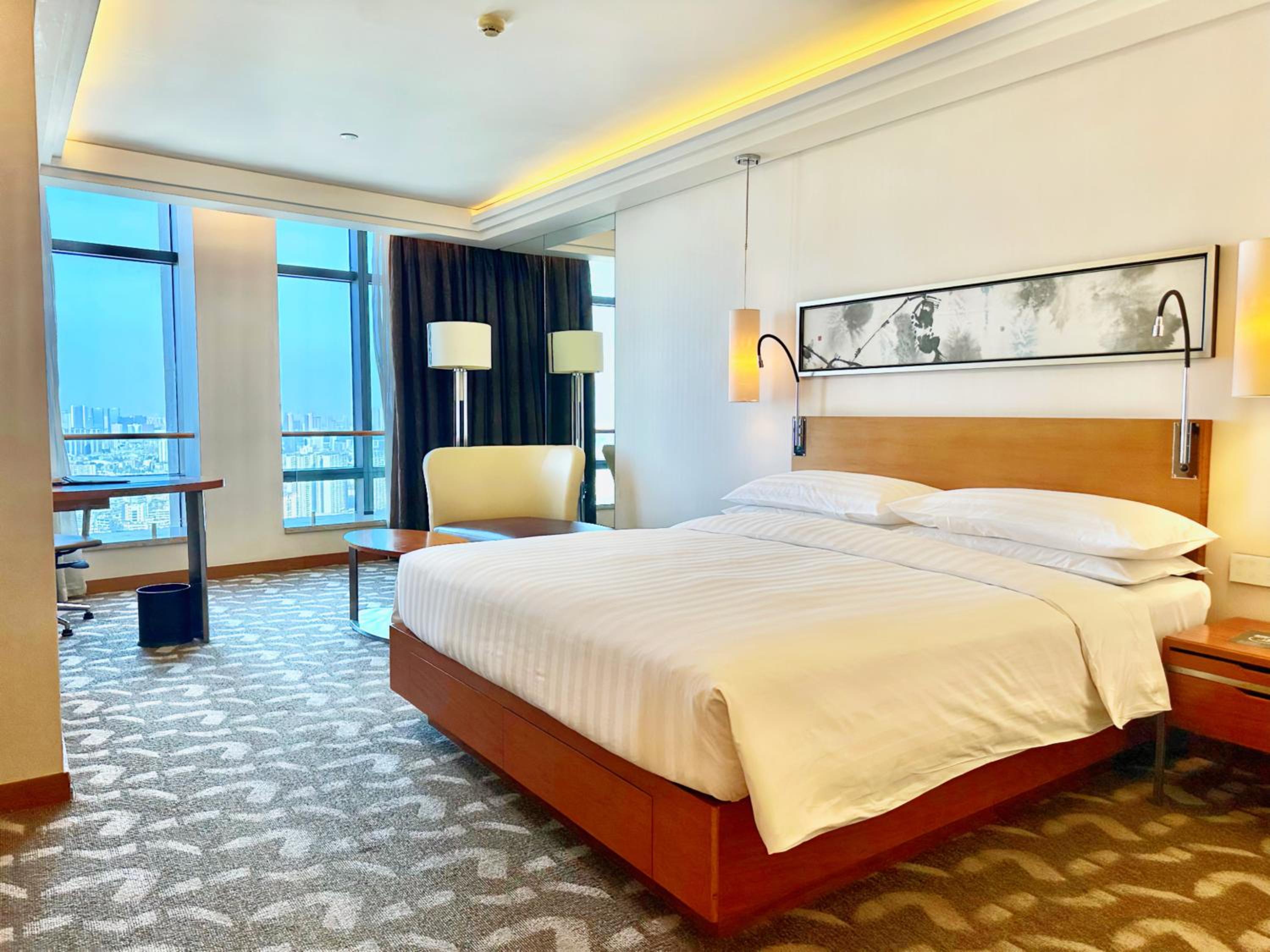 Swiss Advantage King Bed Room - Photo 1