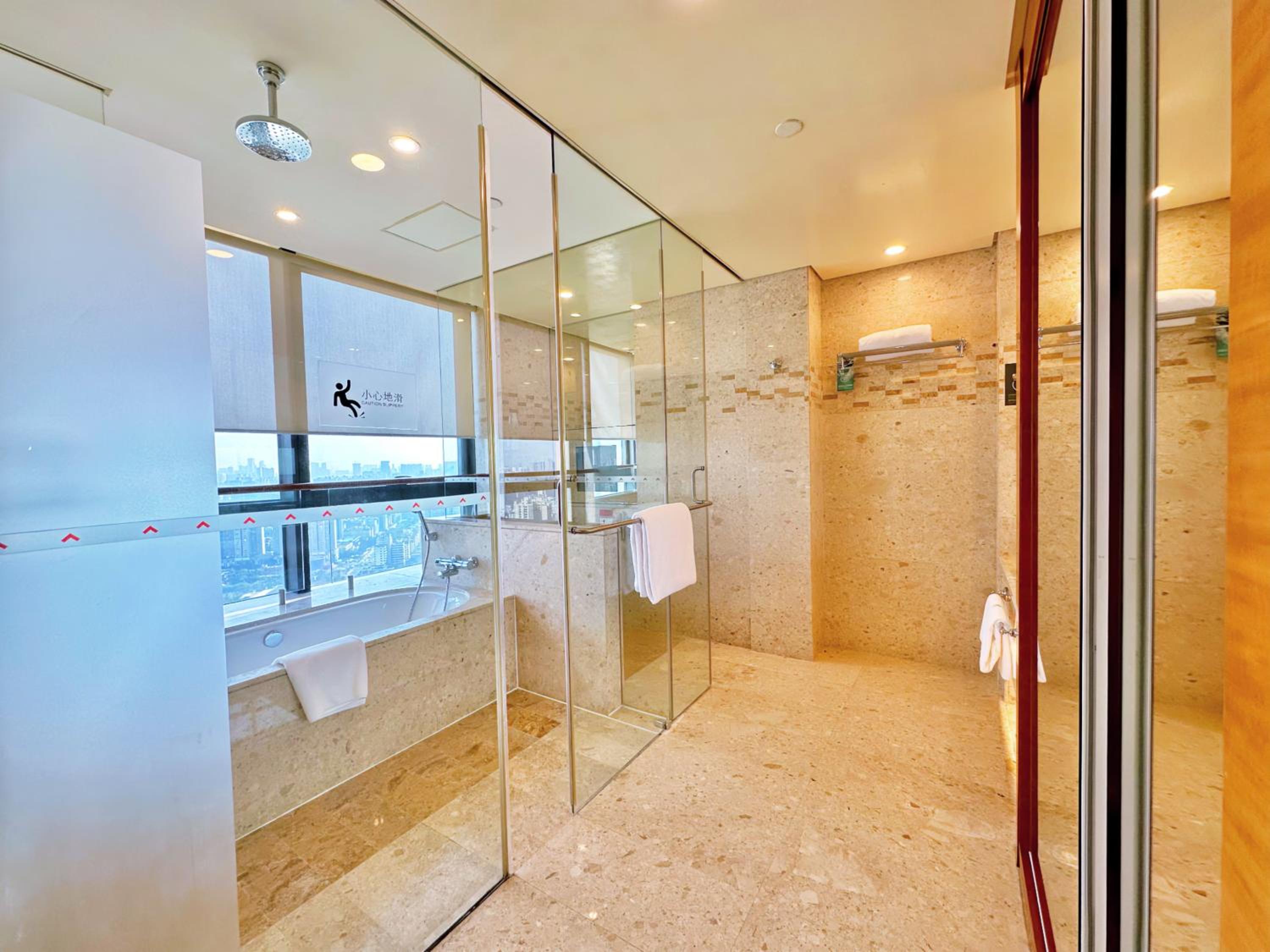 Swiss Executive King Bed Room - Photo 12