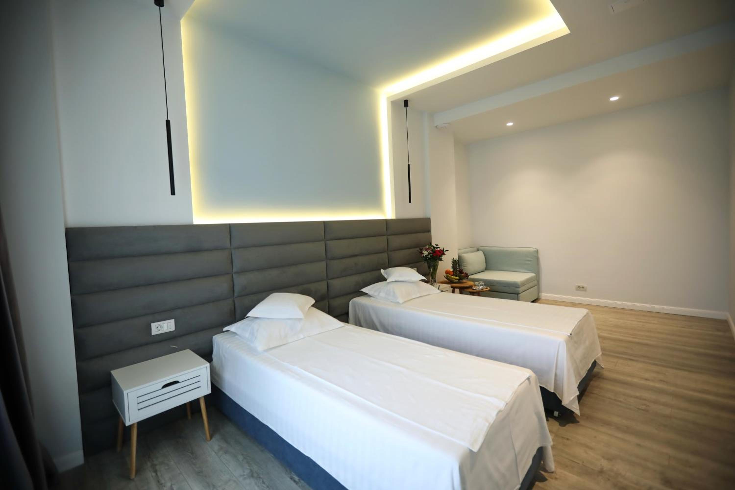 Standard Twin Room with Balcony photo 3