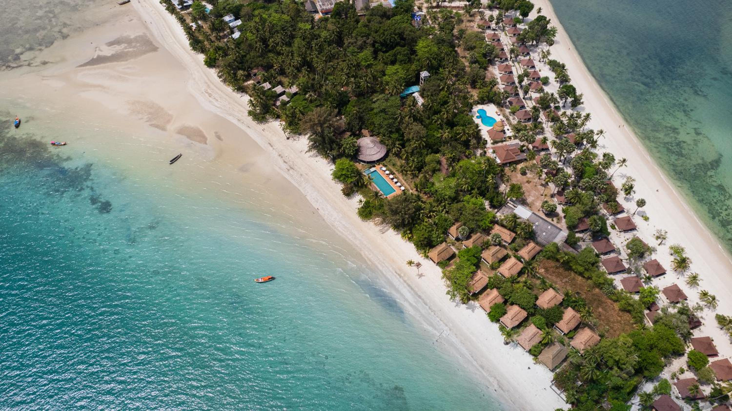 Family Beach Front Villa photo 3