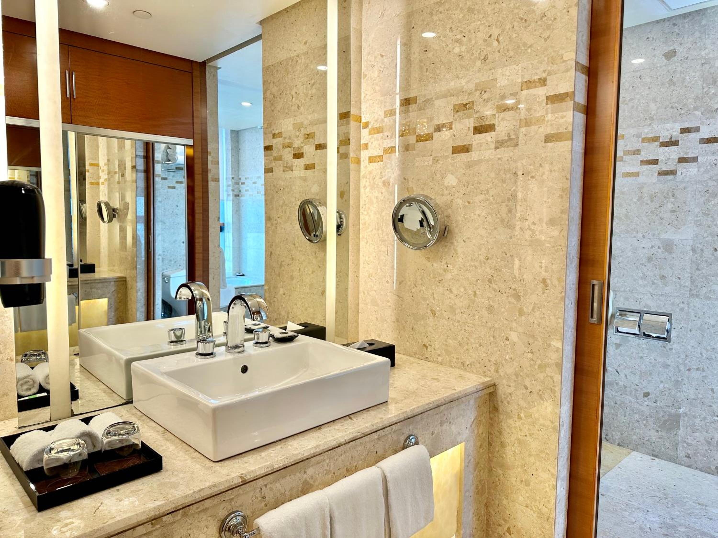 Junior Suite - Photo 11
