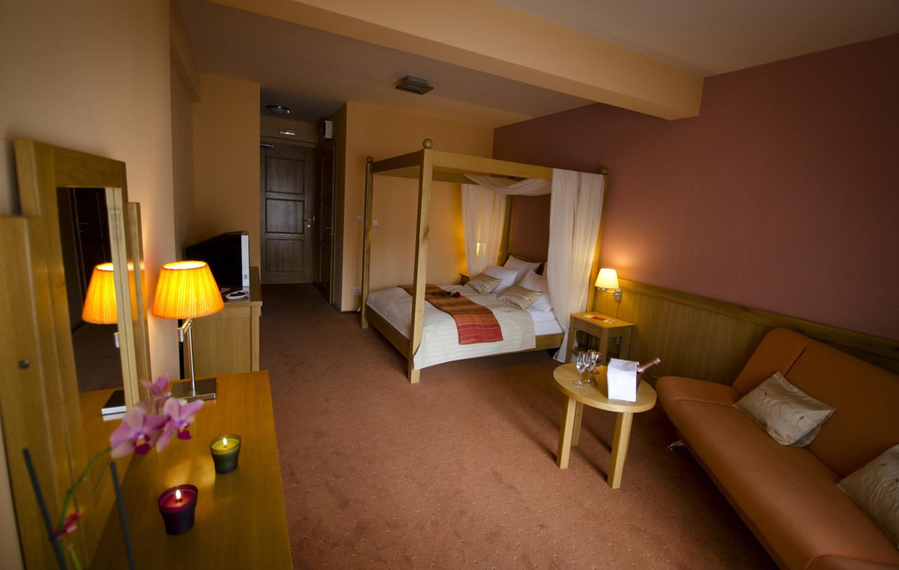 Honeymoon Room - Photo 3