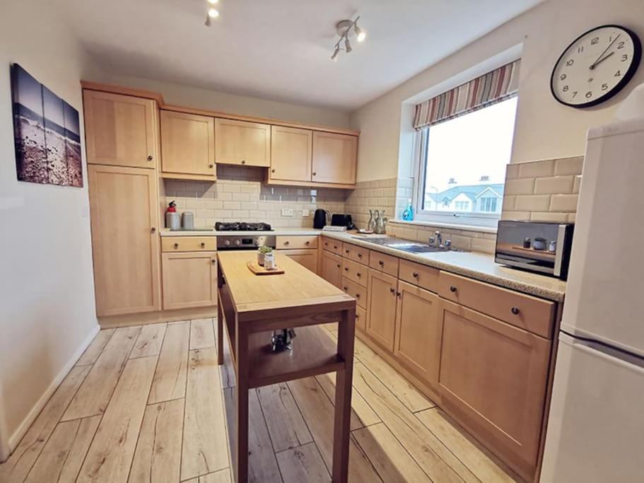 Three-Bedroom House photo 2