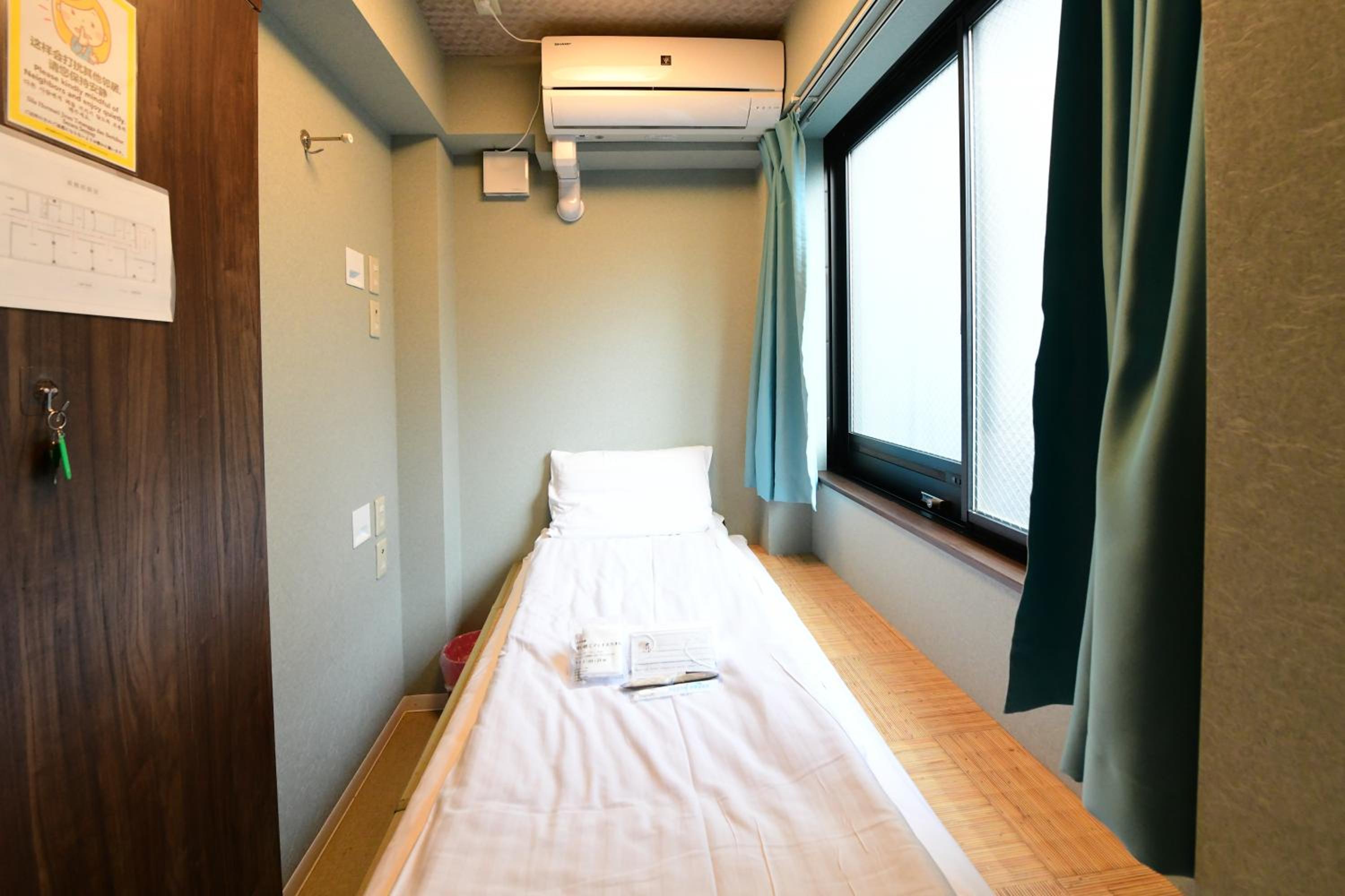 Apartment With Shared Bathroom