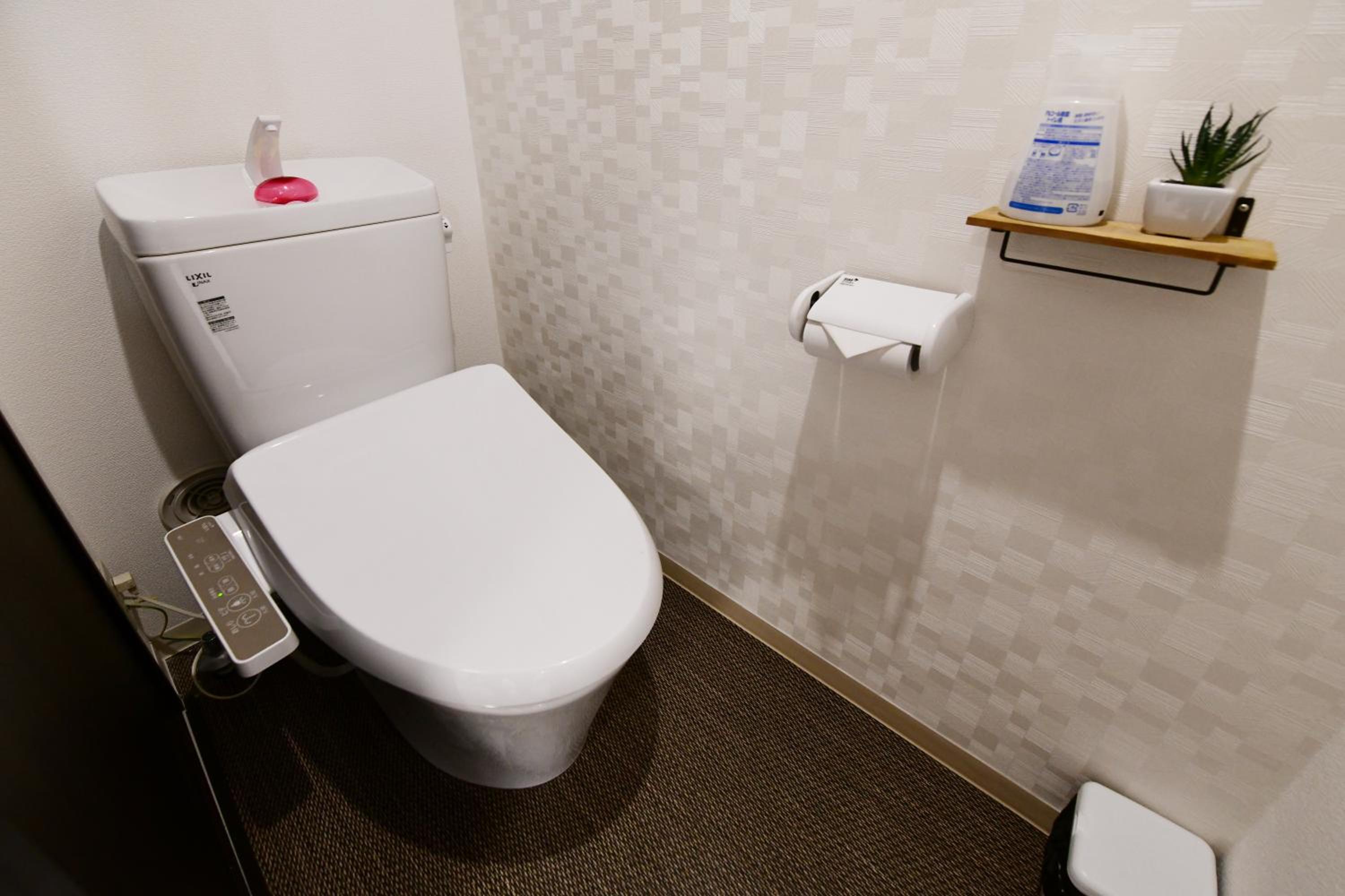 Apartment With Shared Bathroom photo 3