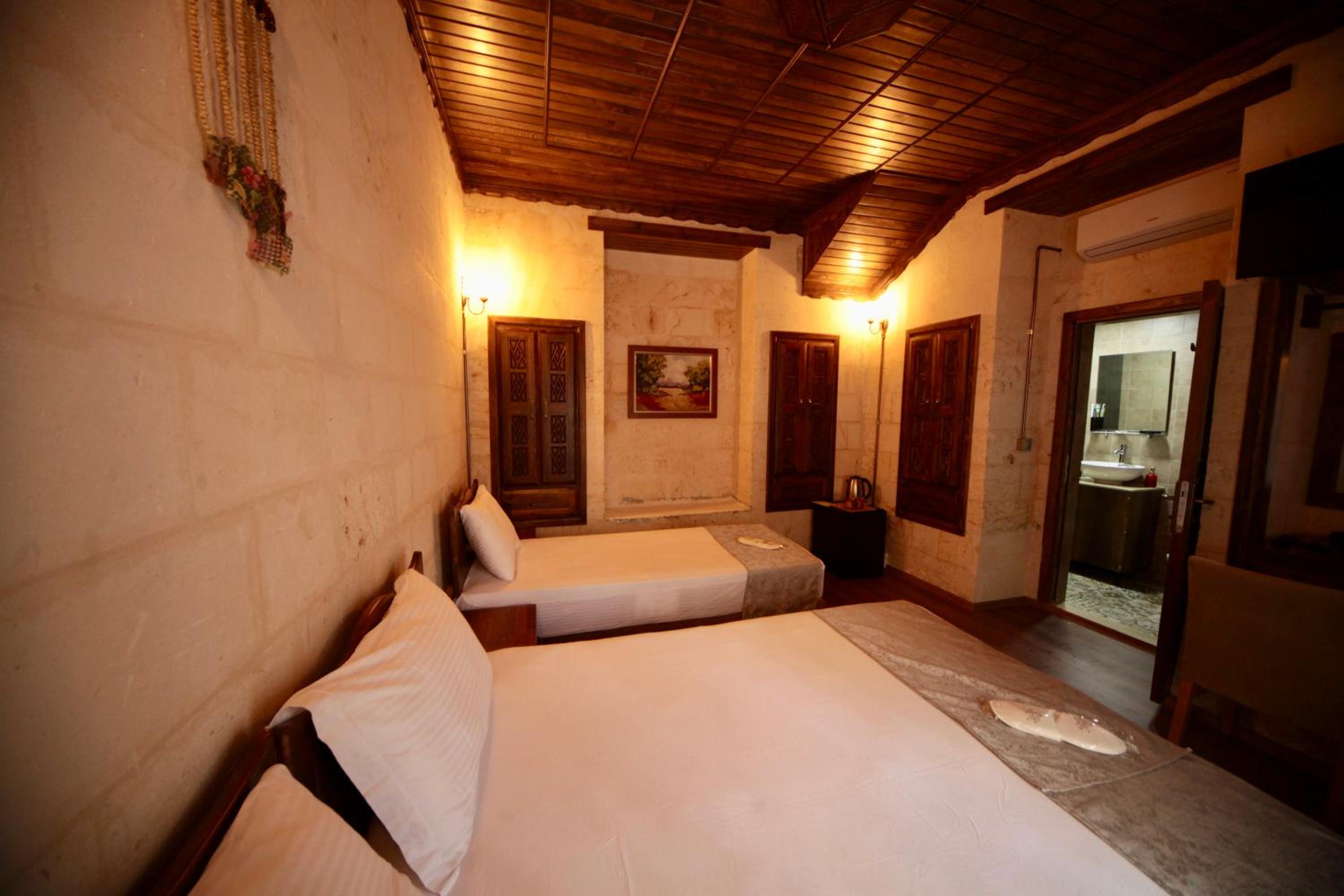 Triple Room - Photo 24