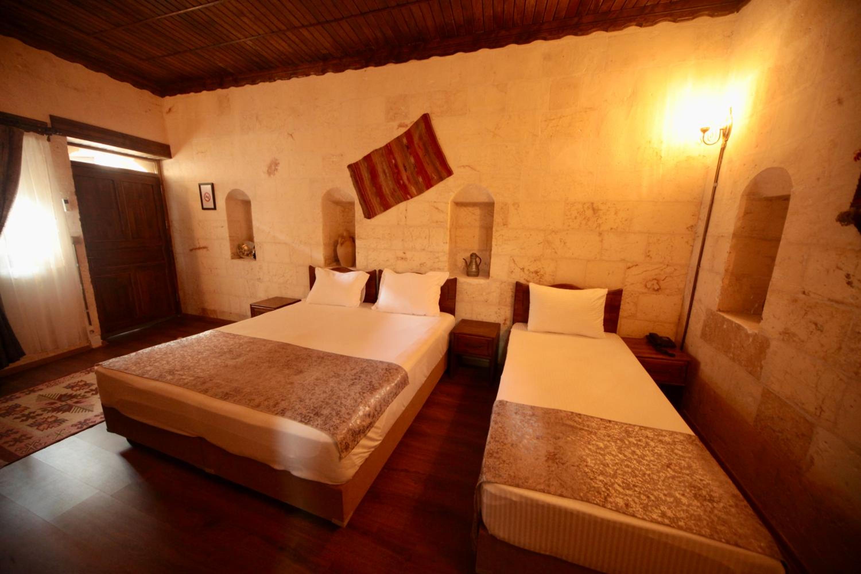 Triple Room - Photo 22