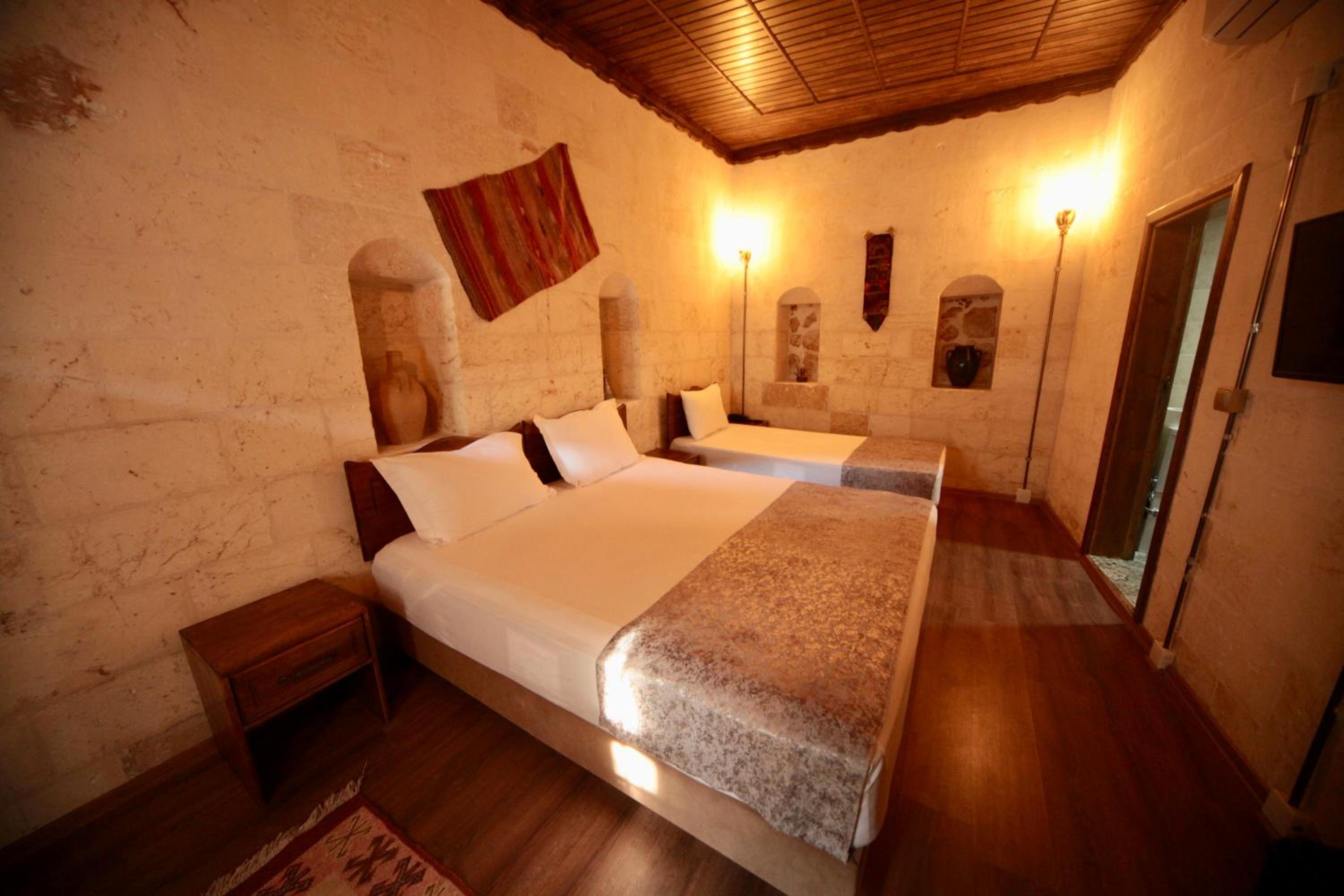 Triple Room - Photo 17