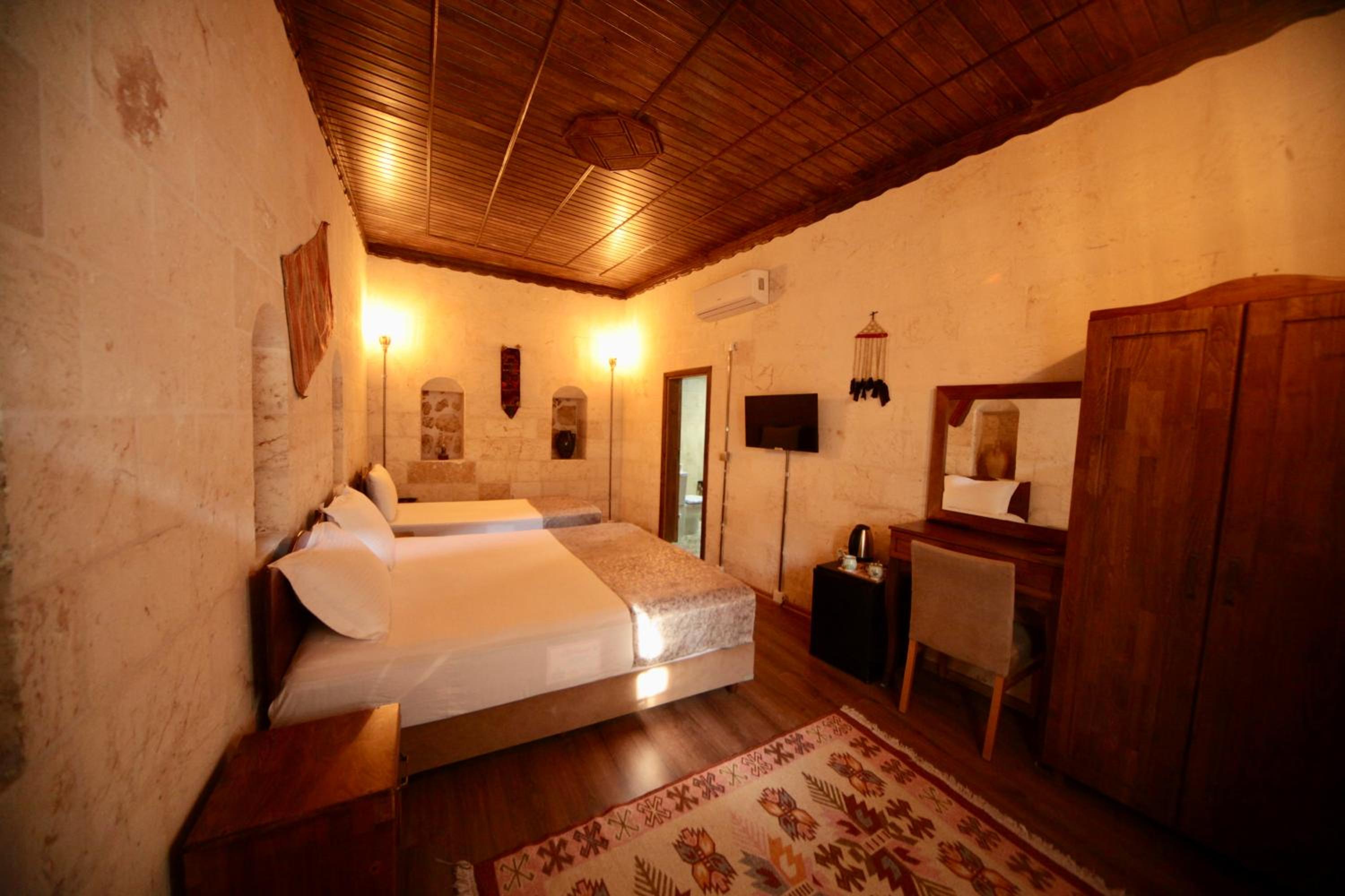 Triple Room - Photo 18