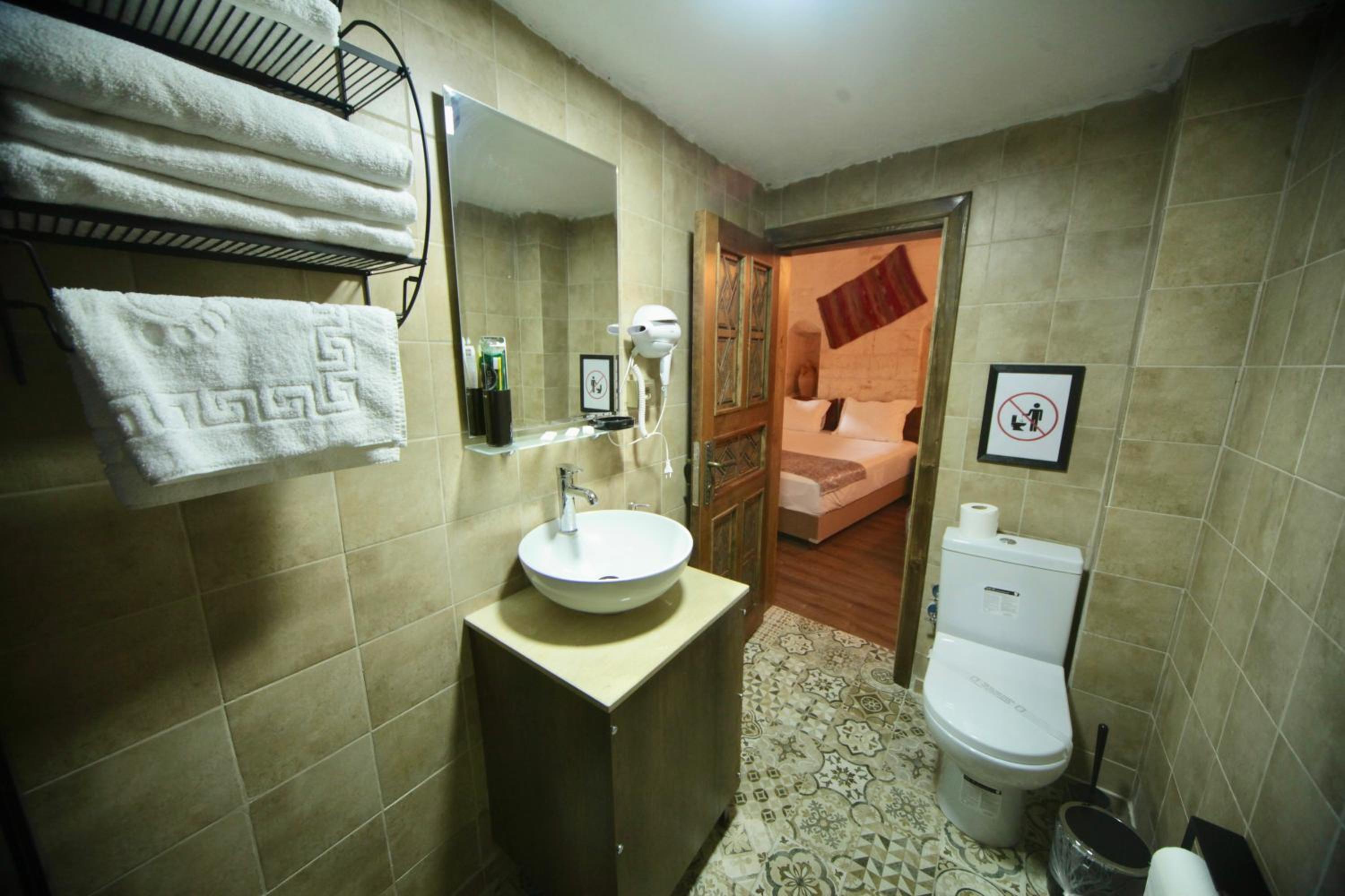 Triple Room - Photo 19