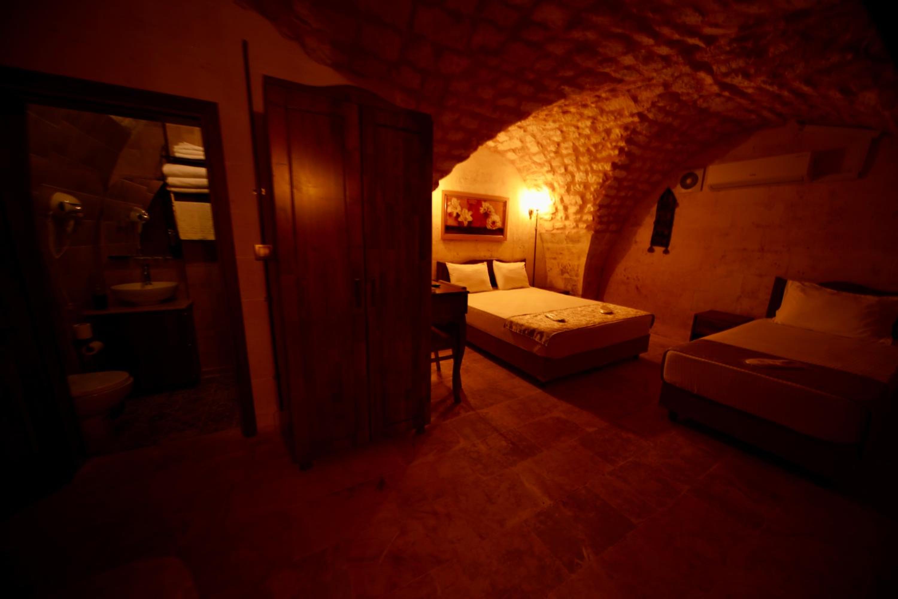 Quadruple Room - Photo 19