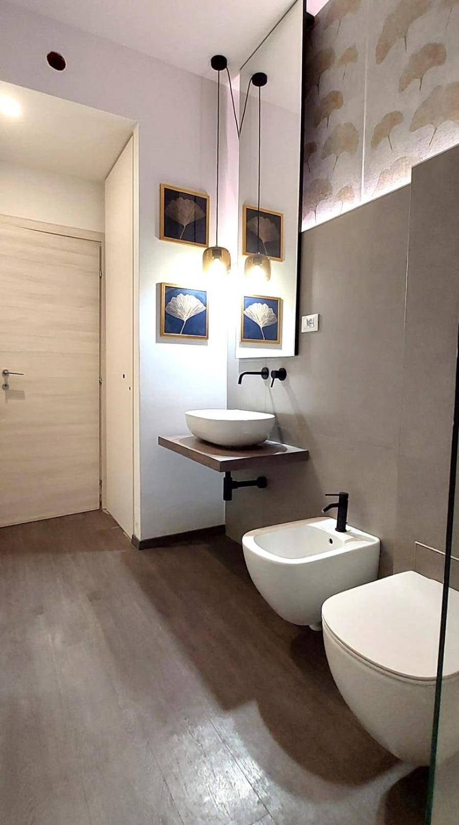 King Suite with Spa Bath - Photo 9