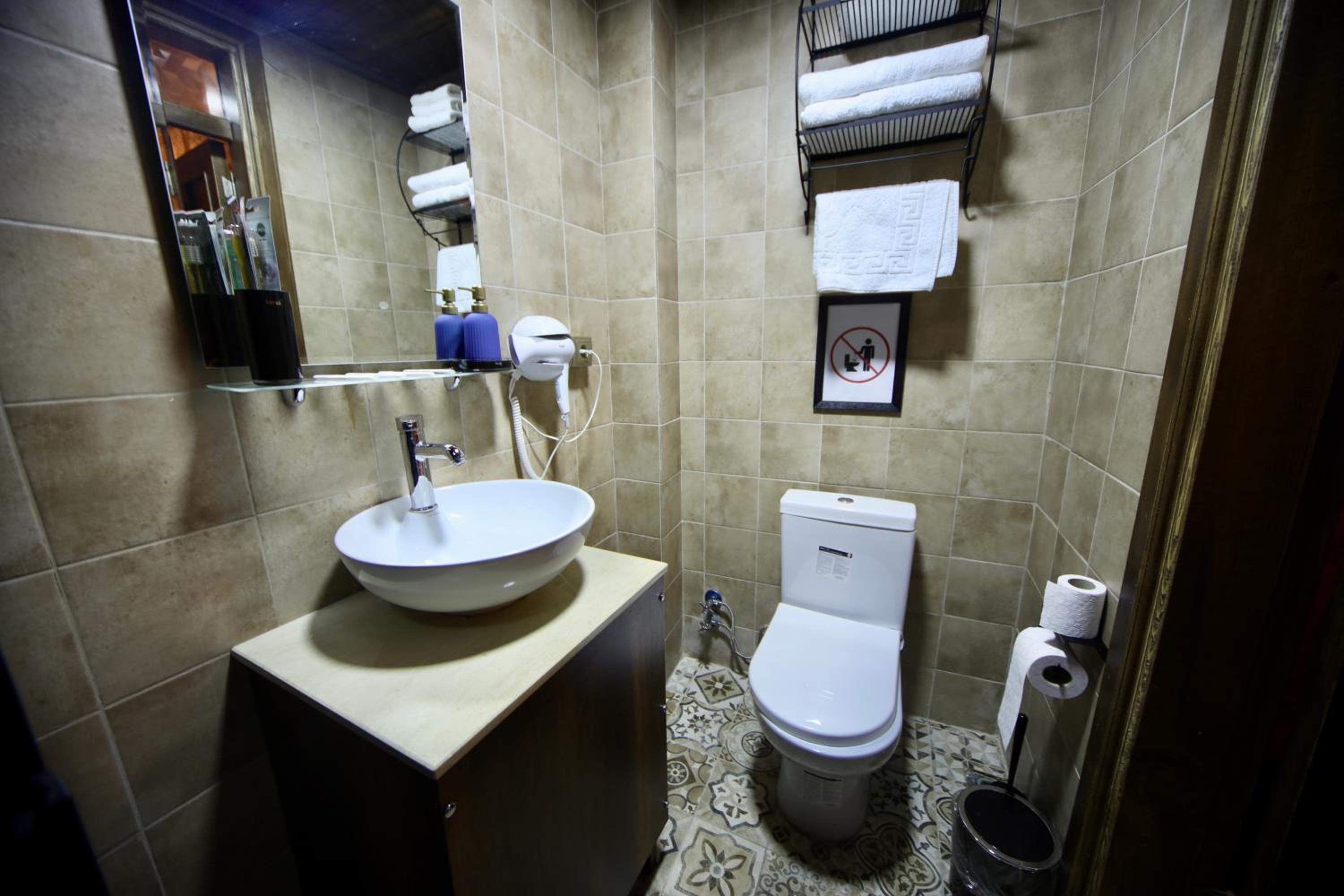Quadruple Room - Photo 5