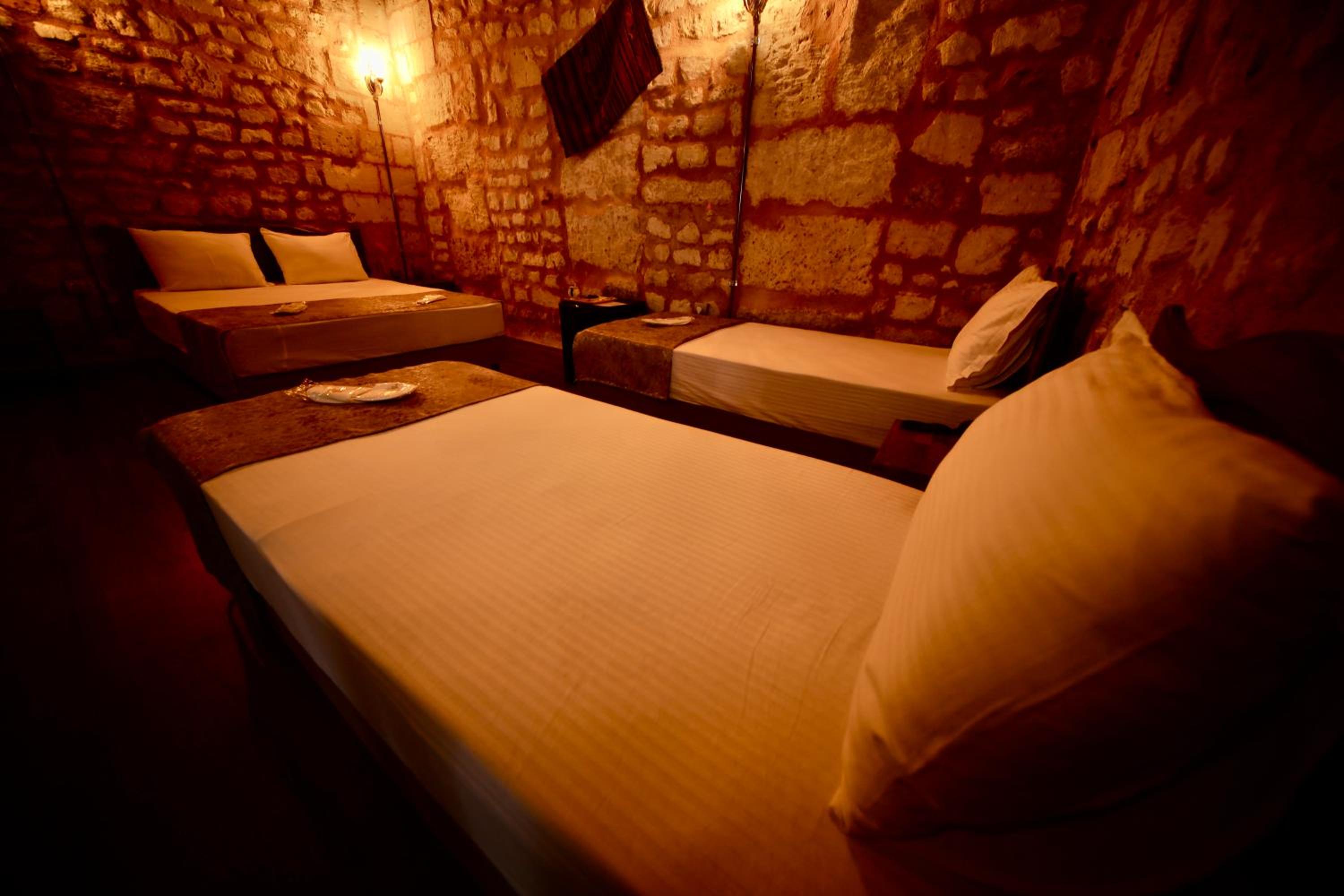 Quadruple Room - Photo 3