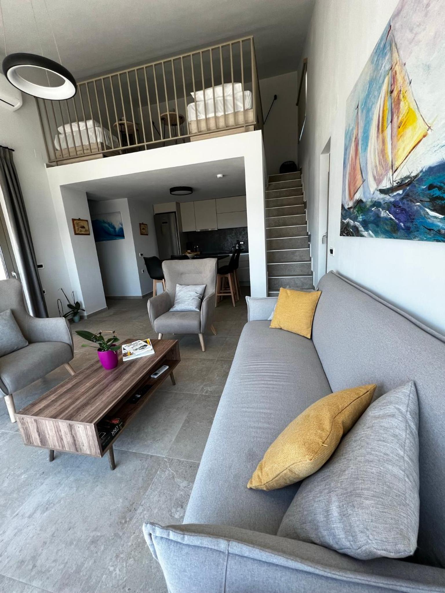 Villa - Beach Front photo 1