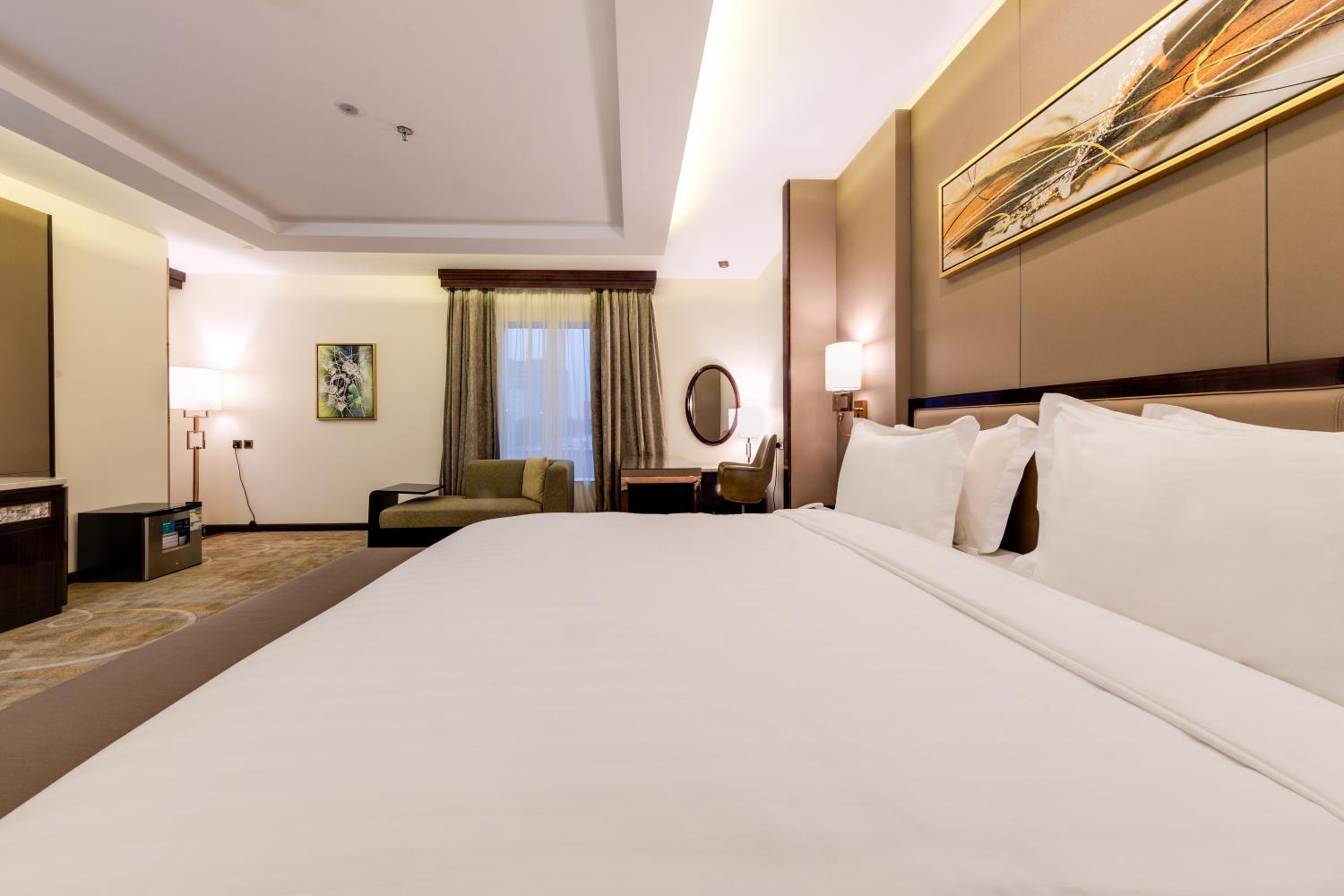 Executive Suite thumbnail 5