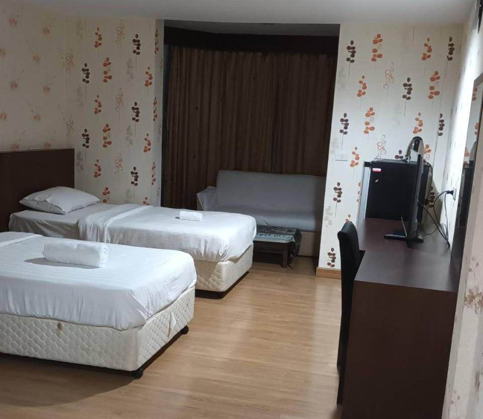 Deluxe Twin Room photo 3