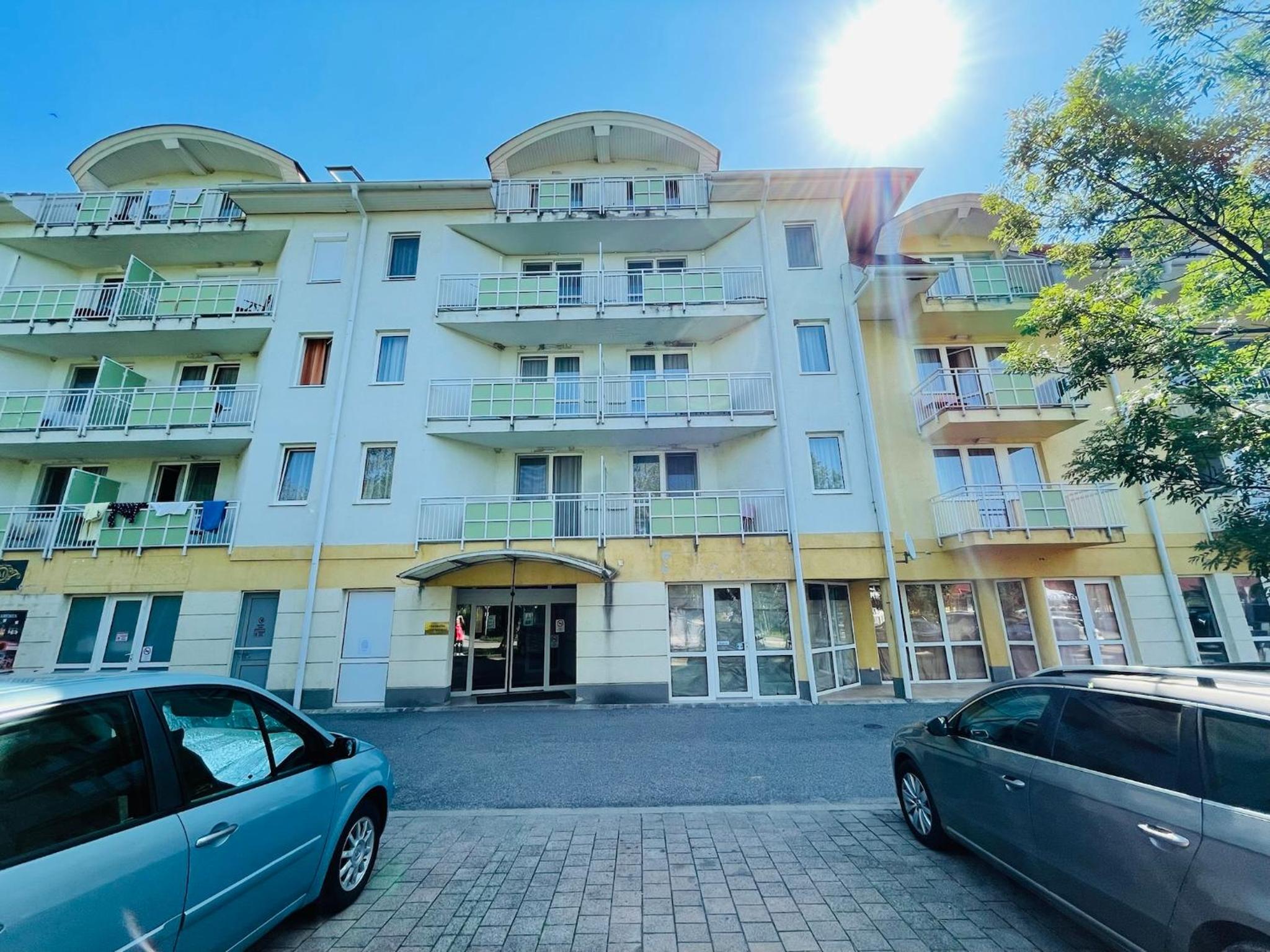 Apartment - Photo 38