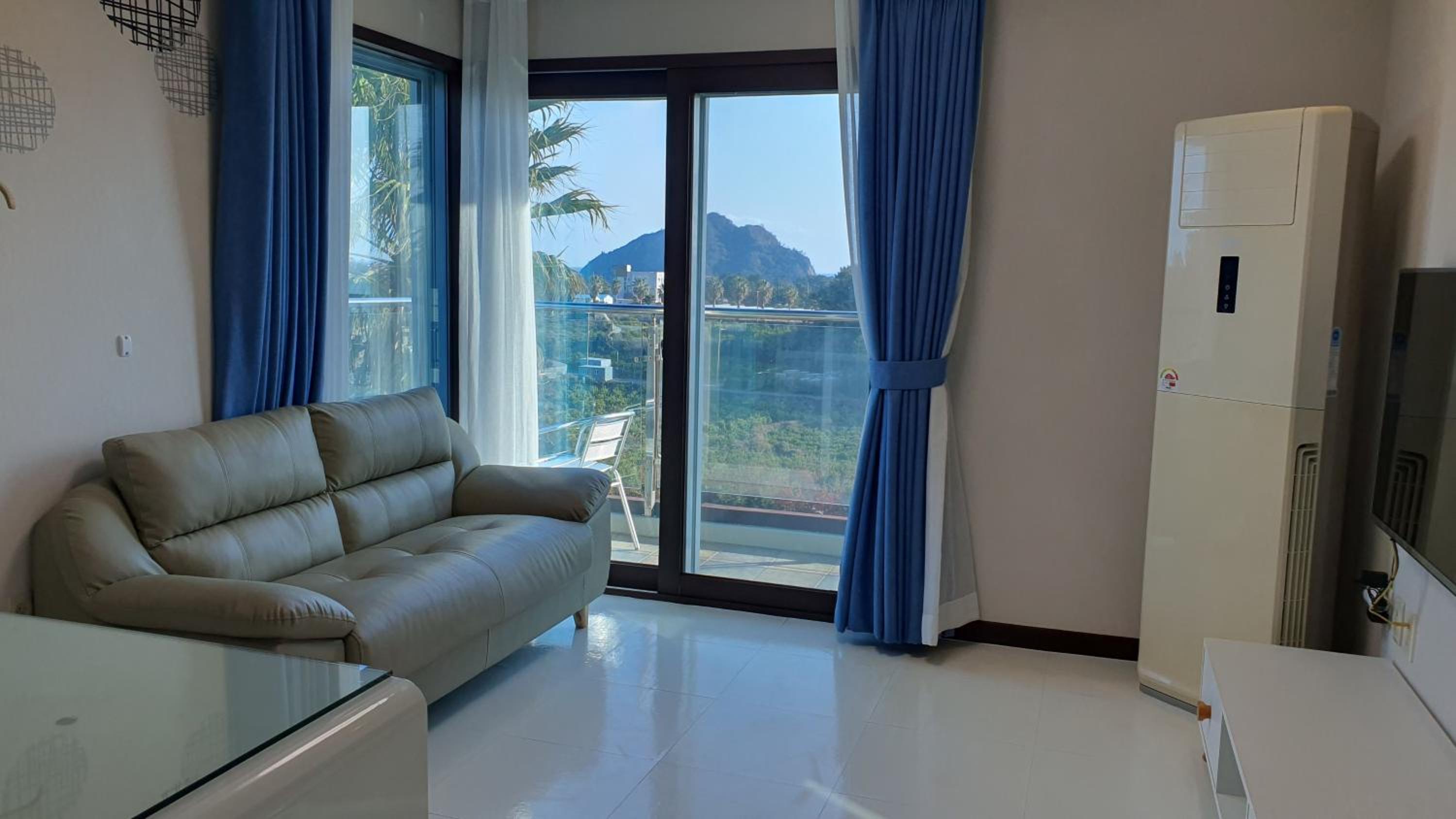 Deluxe Double Room with Balcony and Sea View