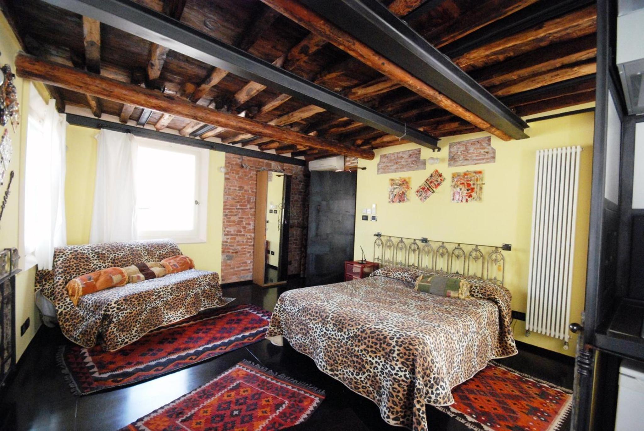 Penthouse Studio with City View - Photo 6