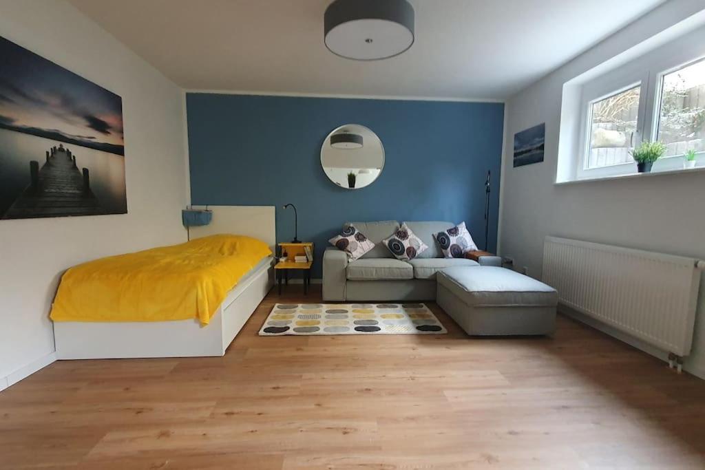 One-Bedroom Apartment photo 1