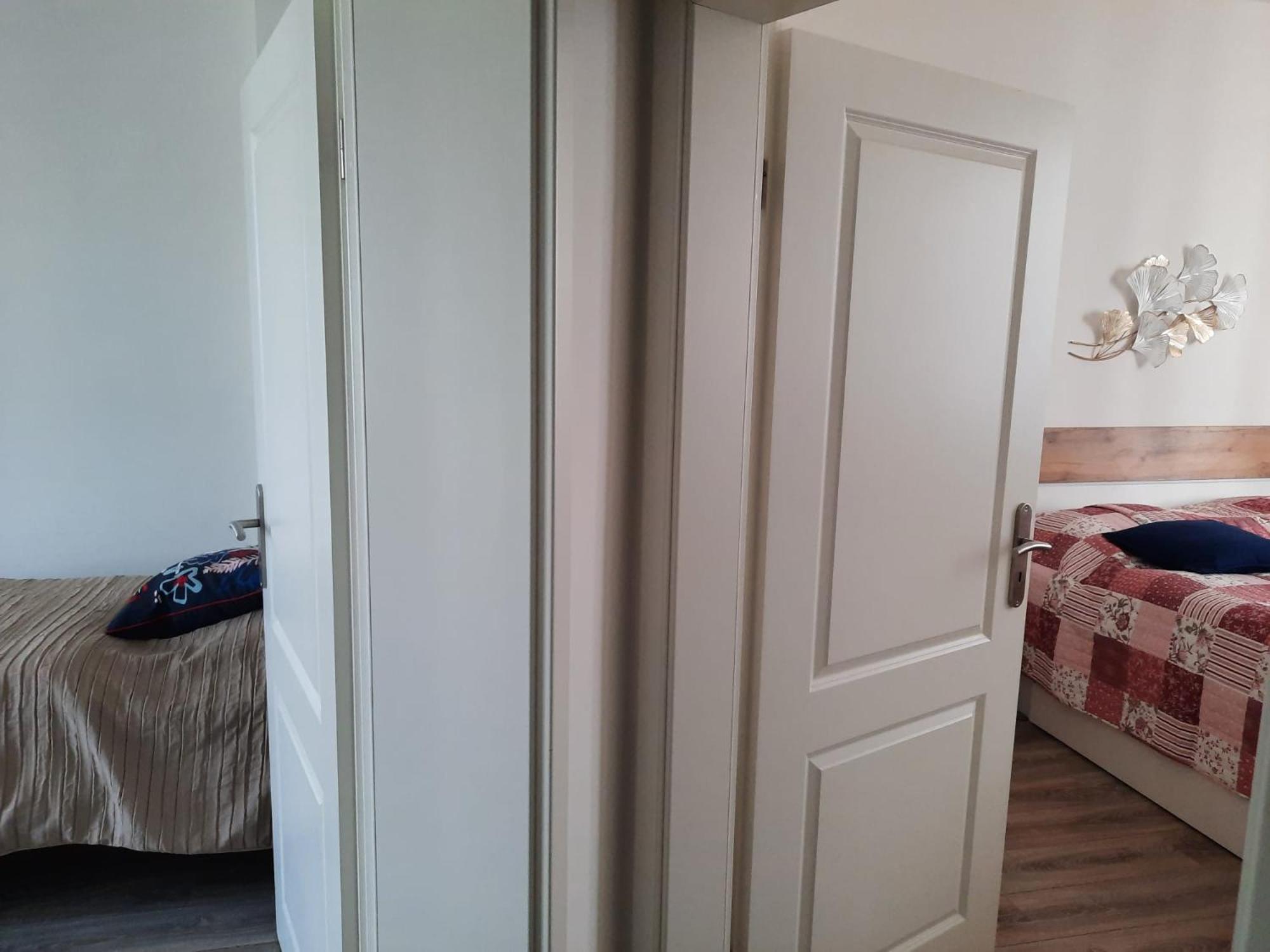 Double Room with Balcony - Photo 7
