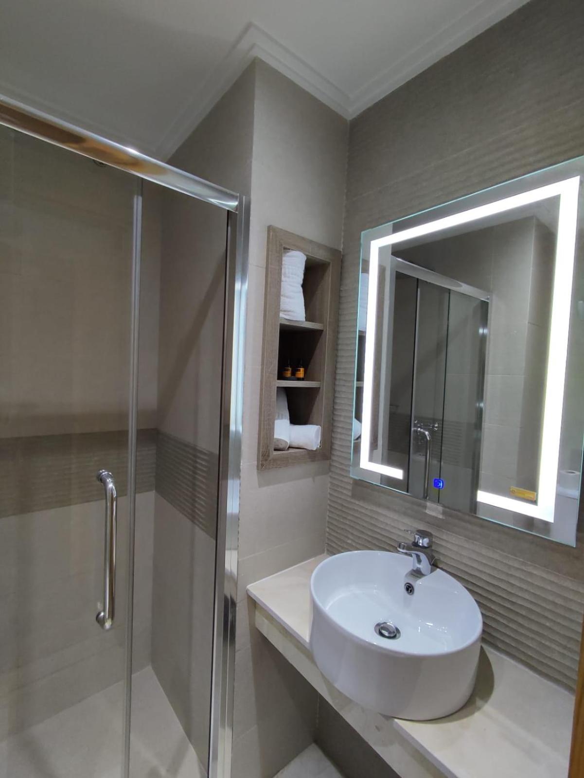 Standard Double Room - Photo 7