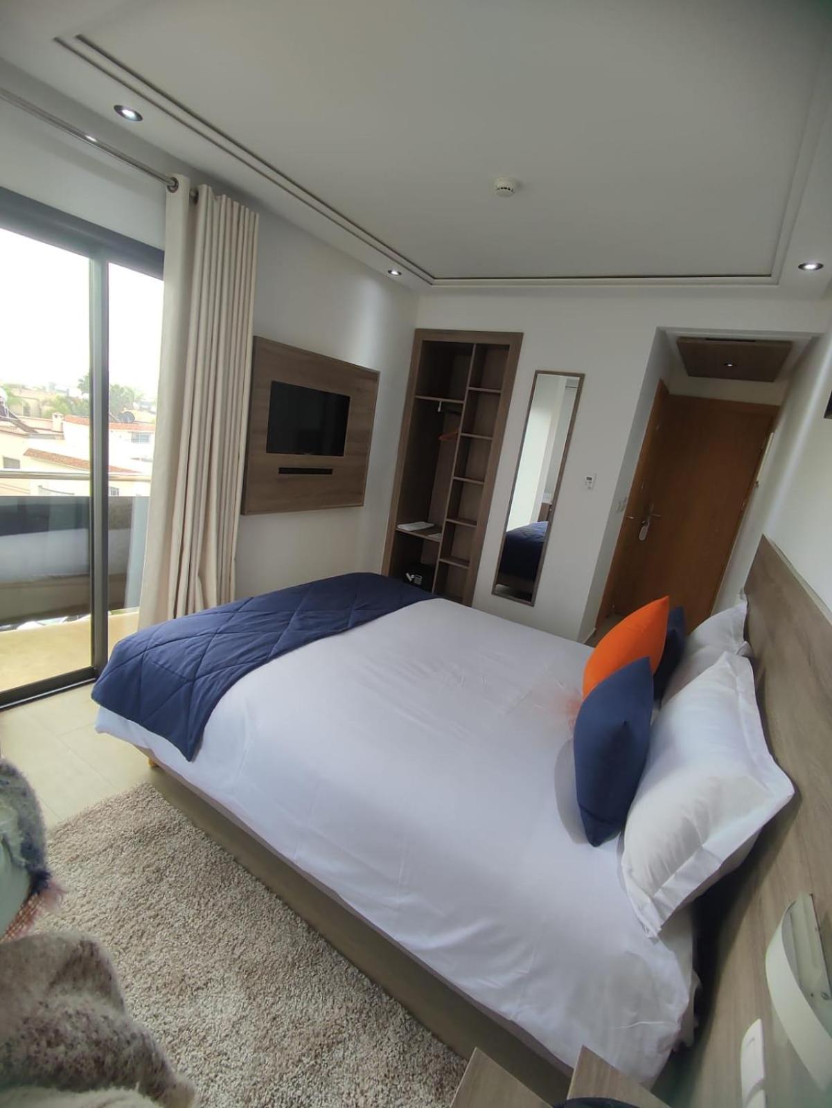 Standard Double Room - Photo 8