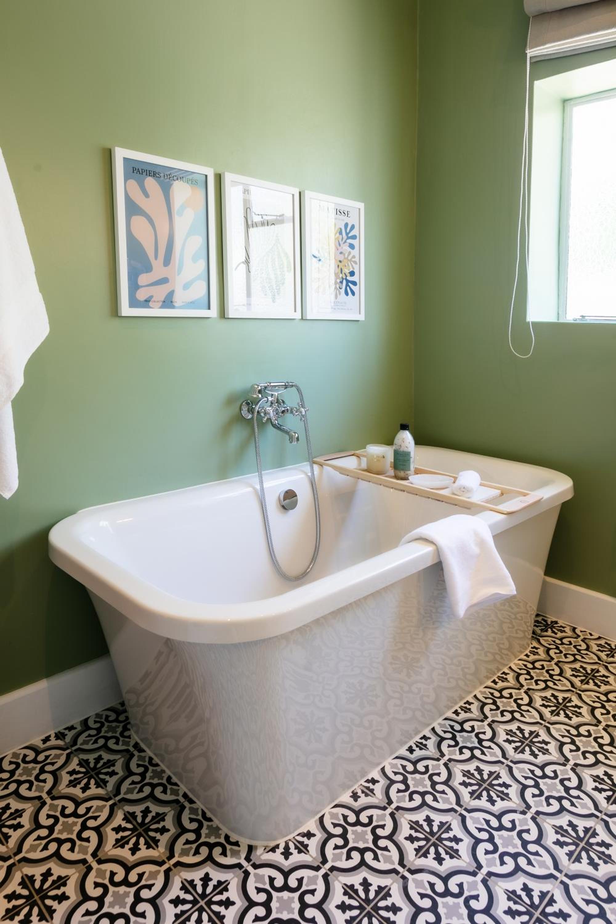 Superior Suite - Photo 13
