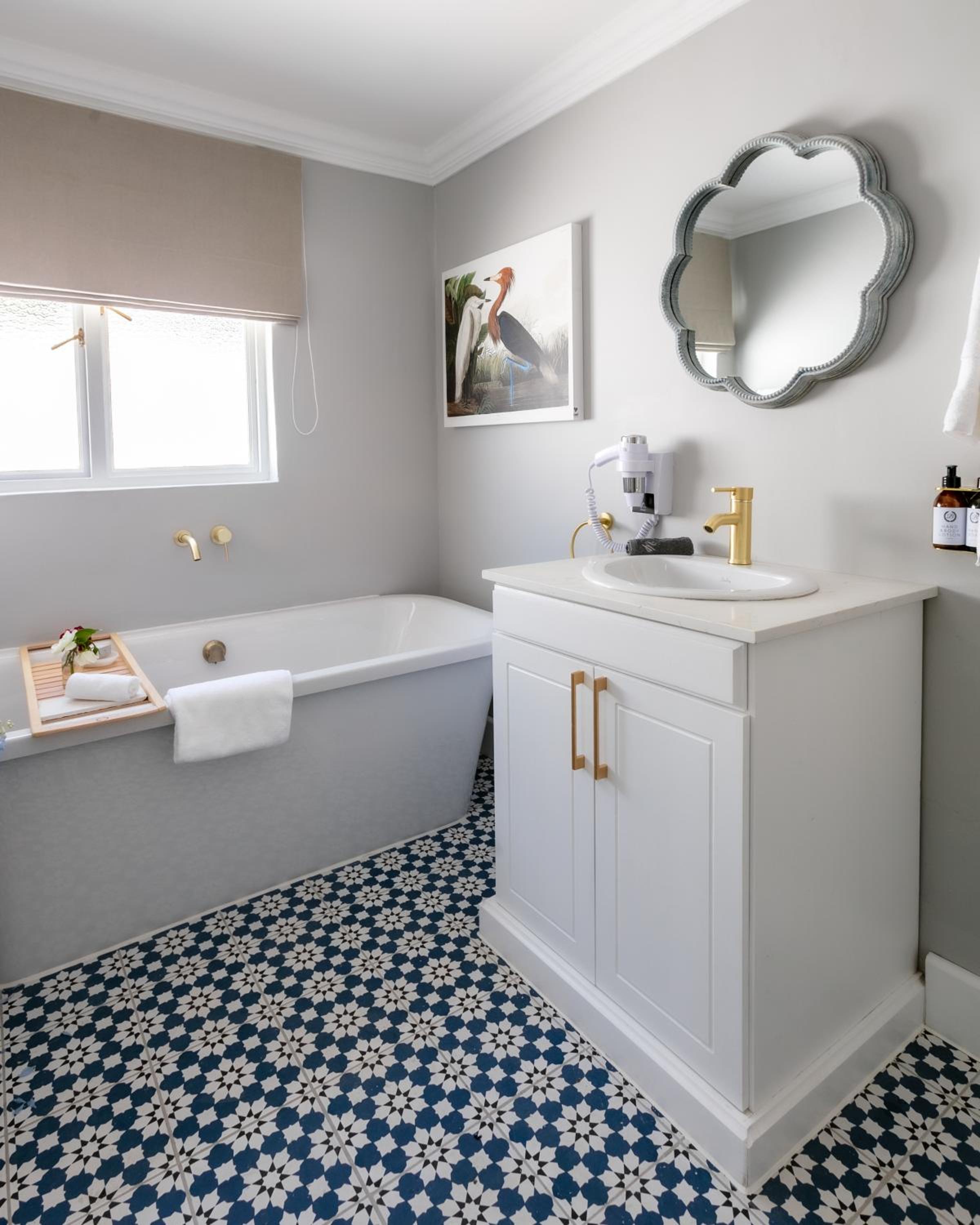 Deluxe Suite - Photo 10