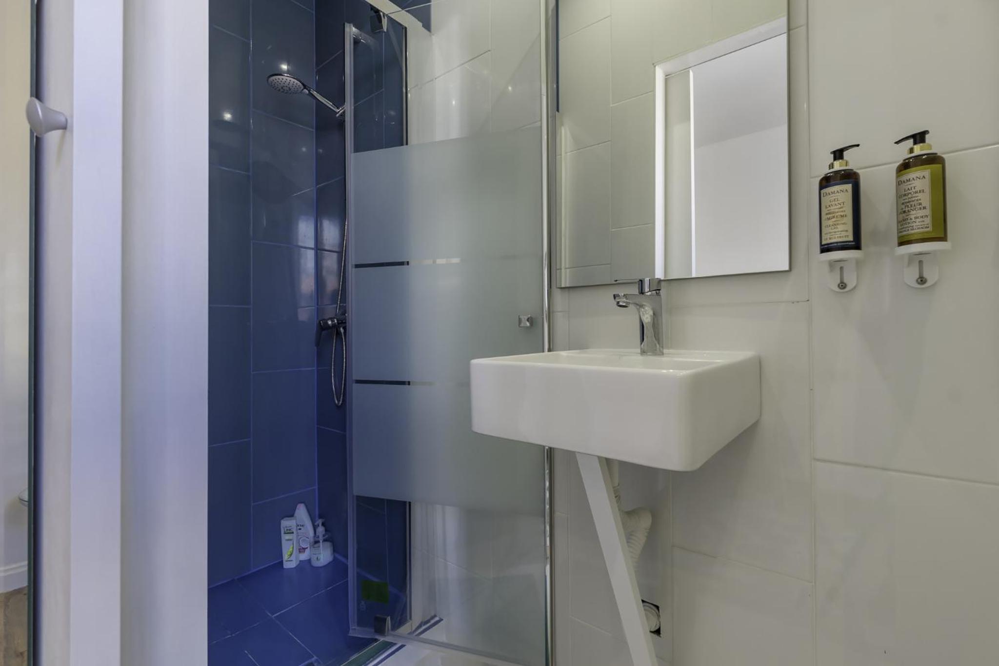 Budget Double Room - Photo 2
