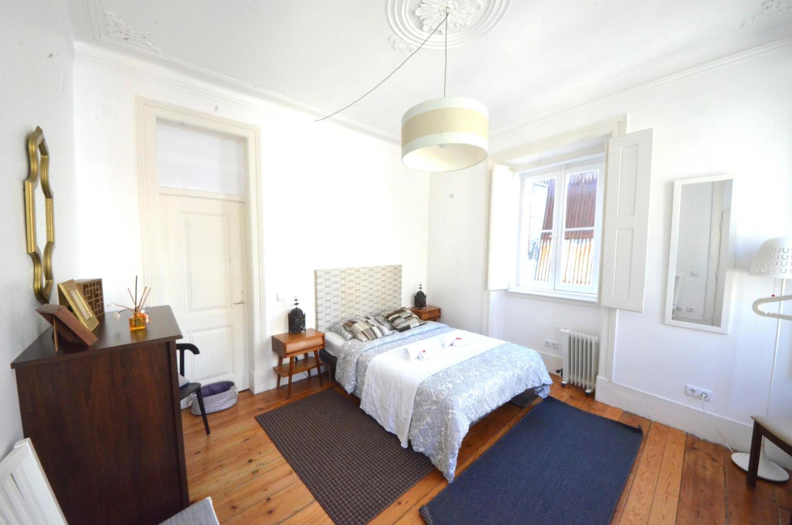 Queen Room with Shared Bathroom