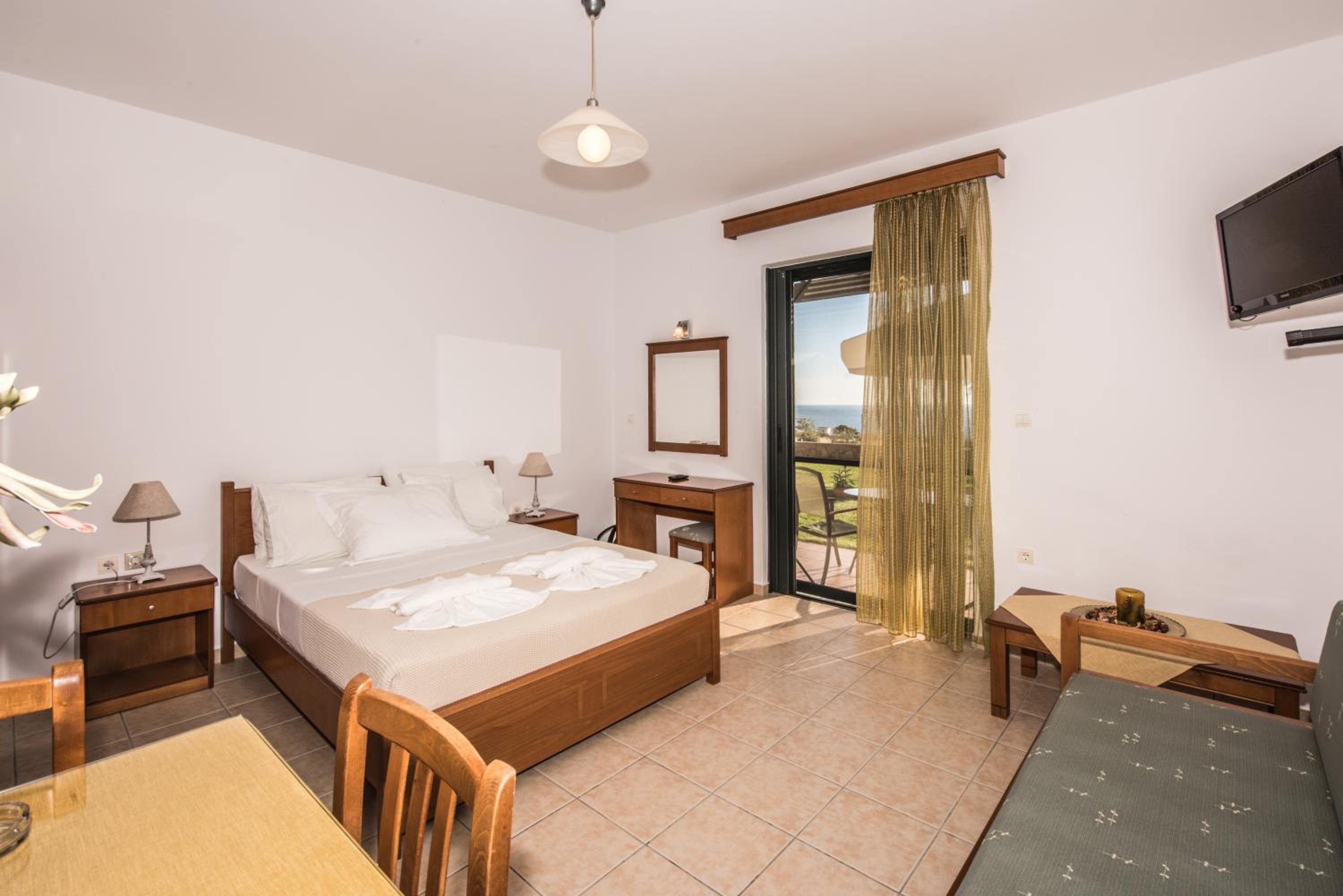 Studio With Garden View