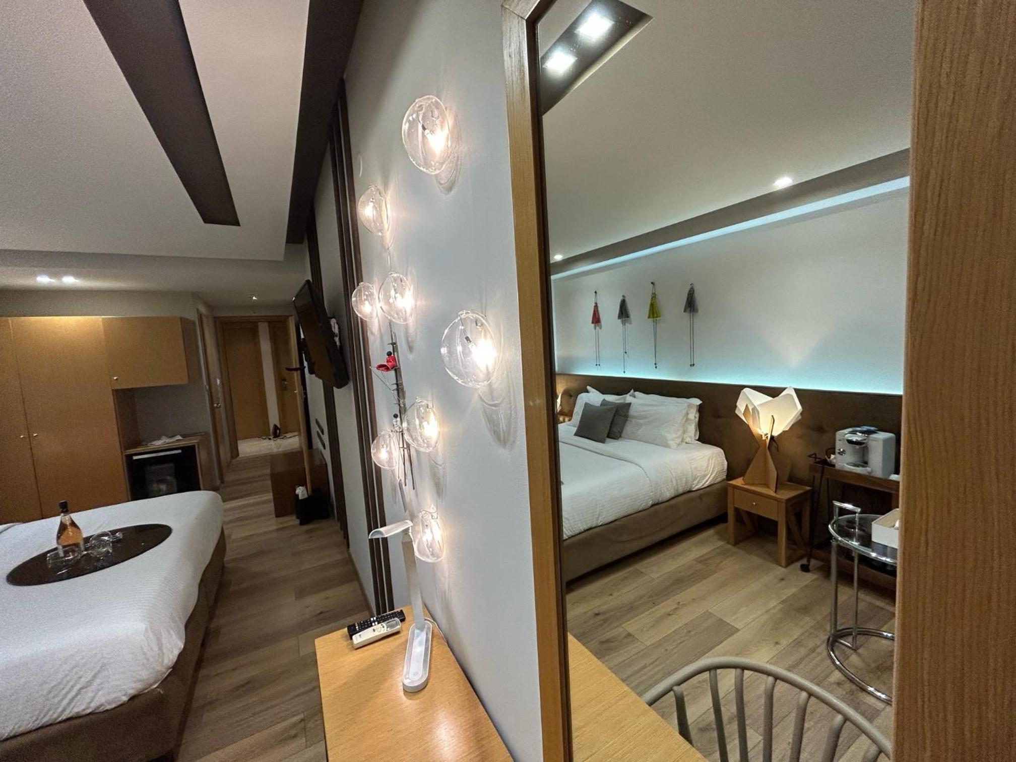 Premium Double Room with Sea View - Photo 6