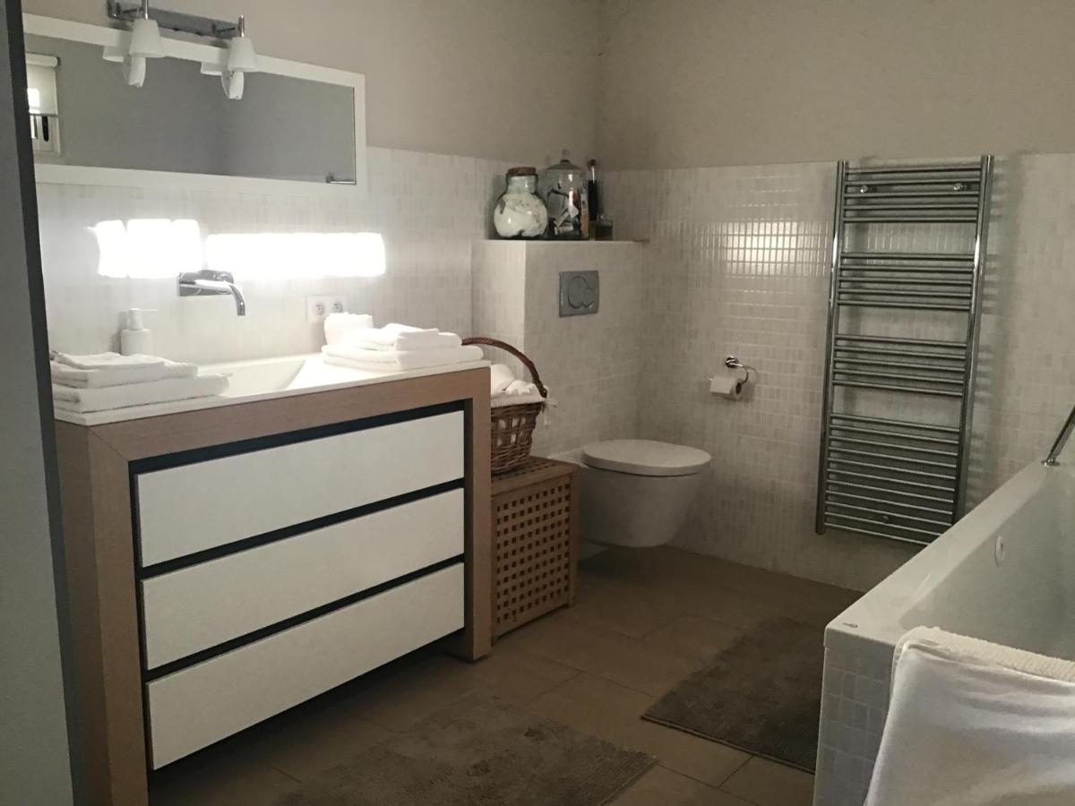 Suite with Pool View - Photo 7