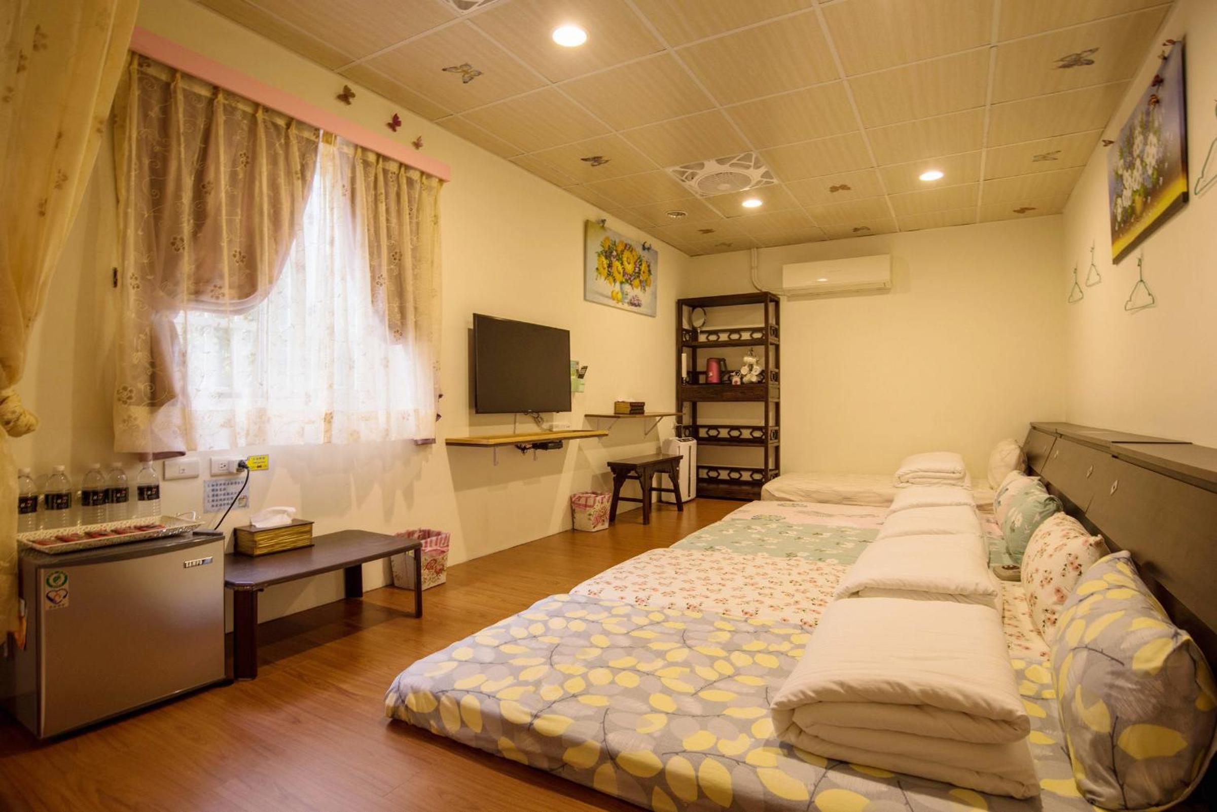 Family Room with Private Bathroom - Photo 14