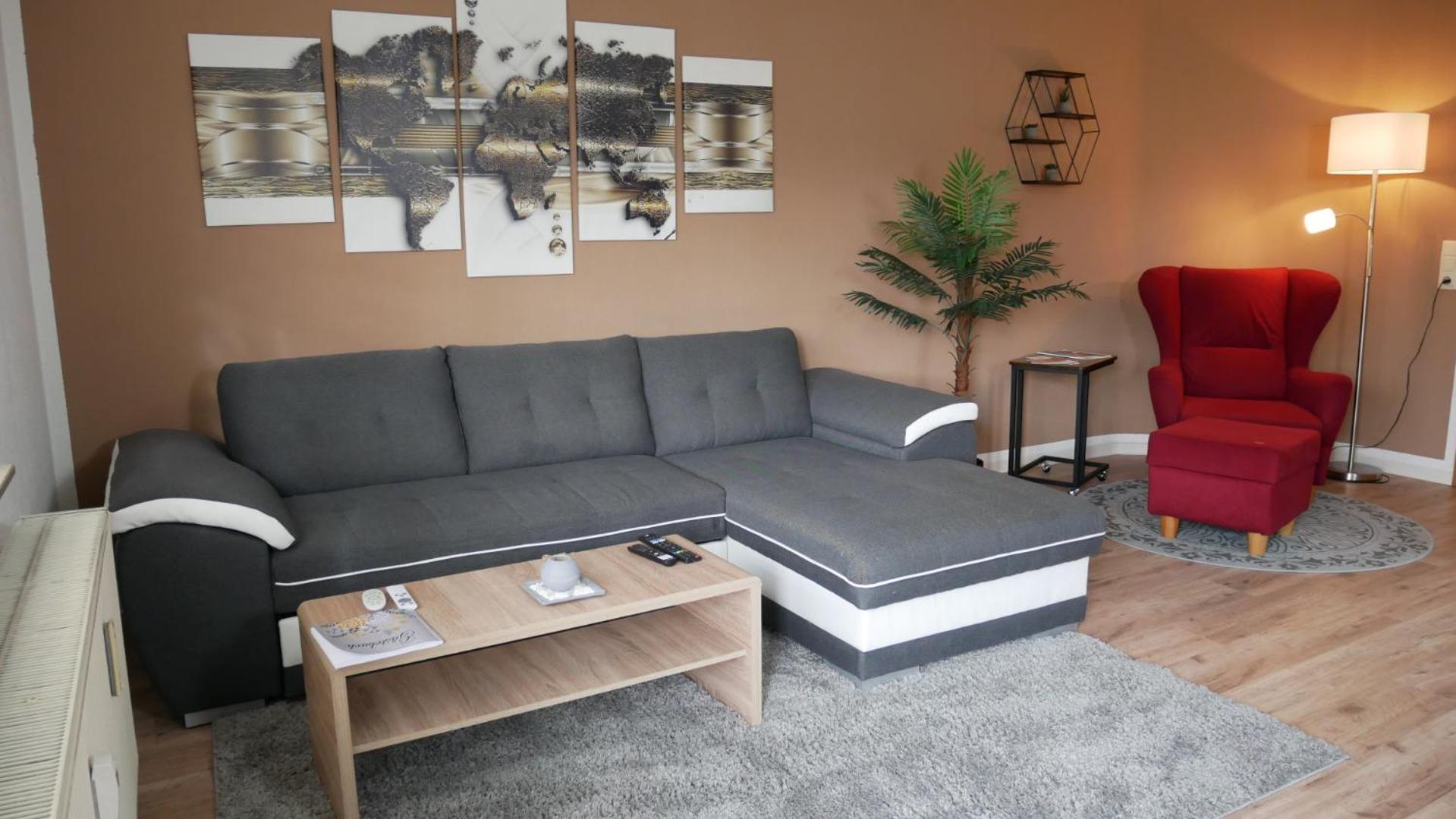 One-Bedroom Apartment photo 1