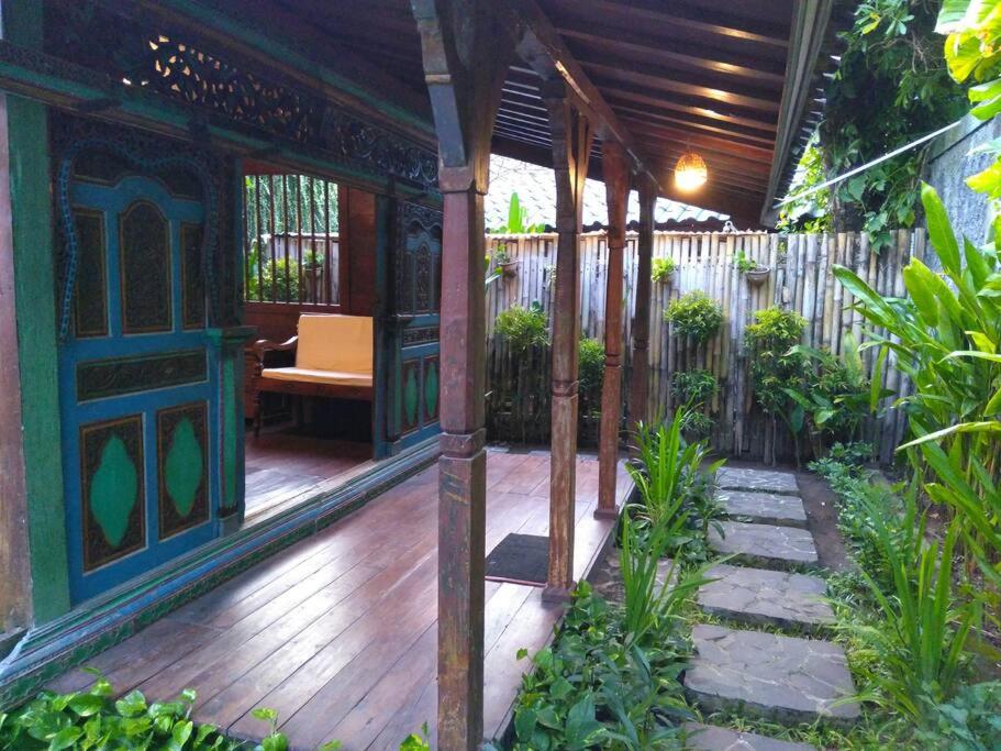 Wooden Villa with Private Pool - Photo 44