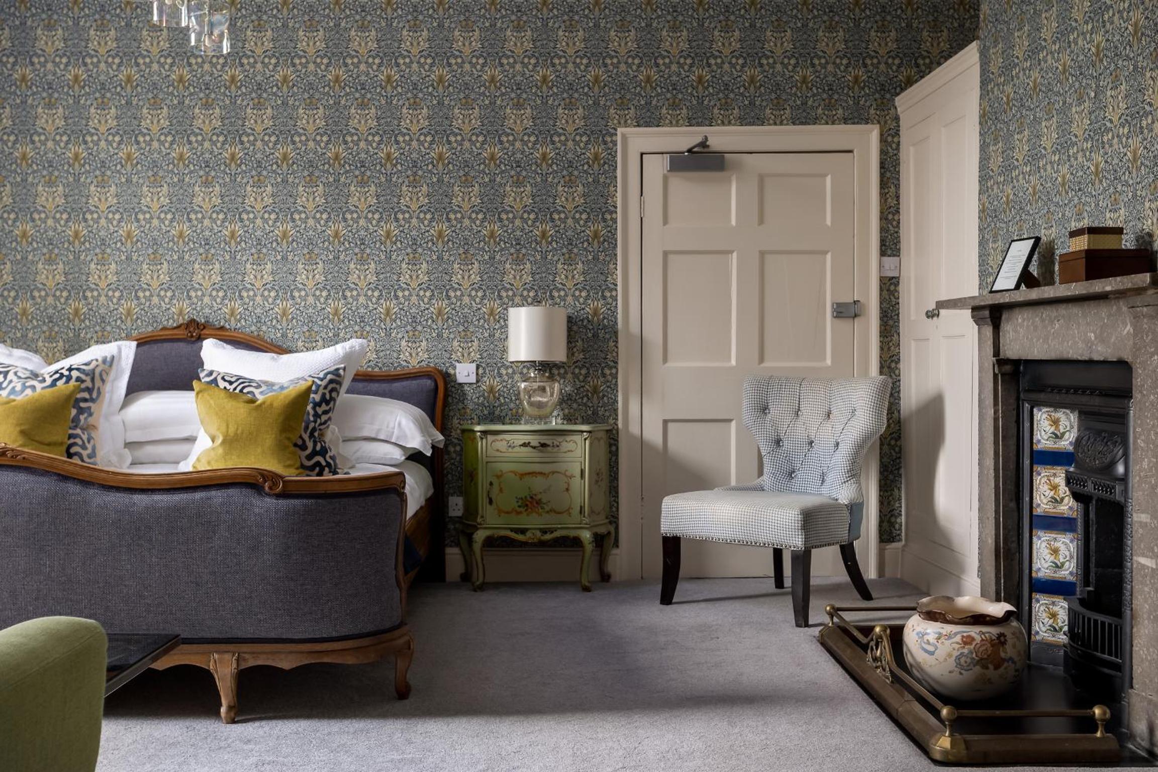 Simmonds Room photo 2
