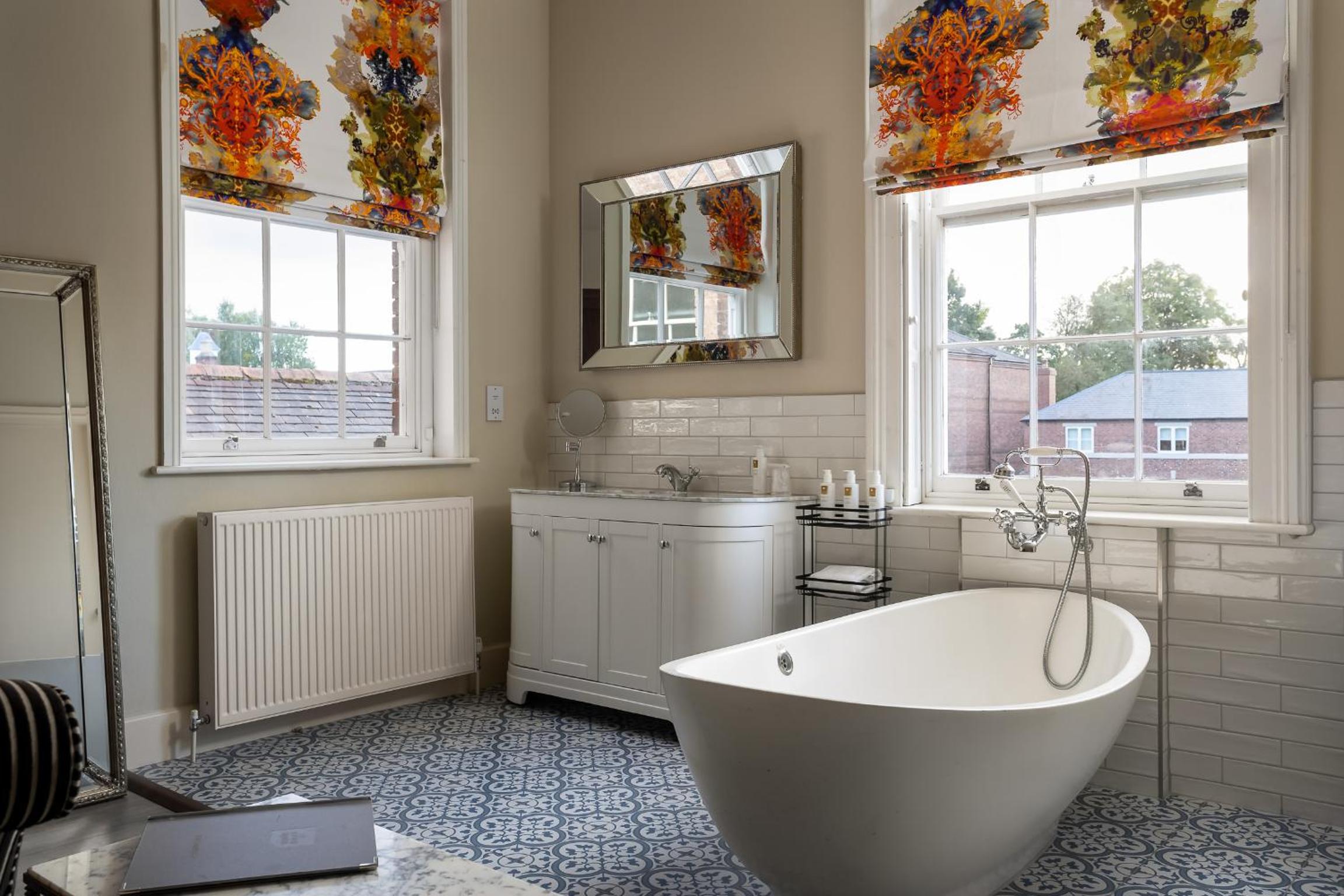Tottingham Room photo 2