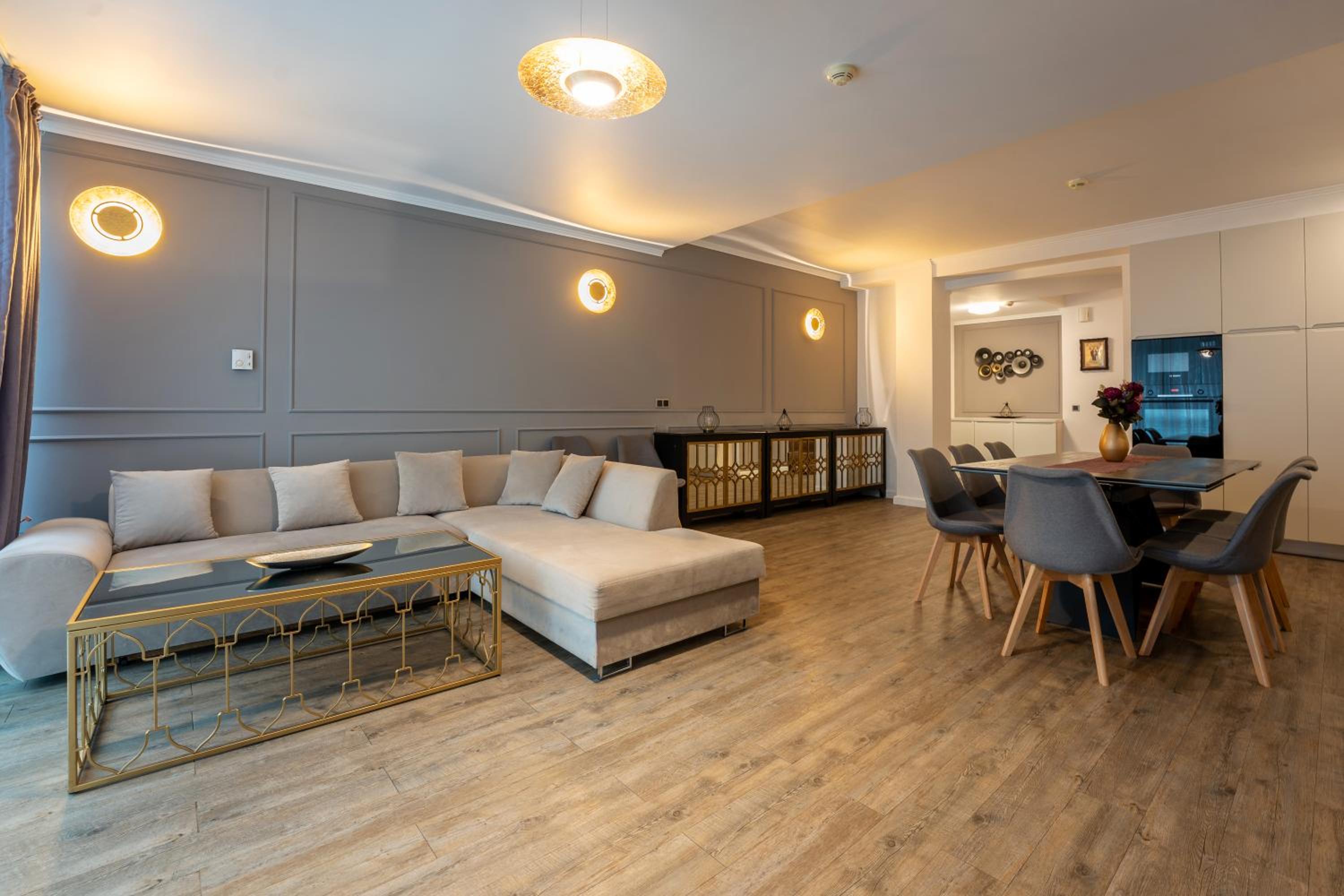 Three-Bedroom Duplex Apartment photo 3