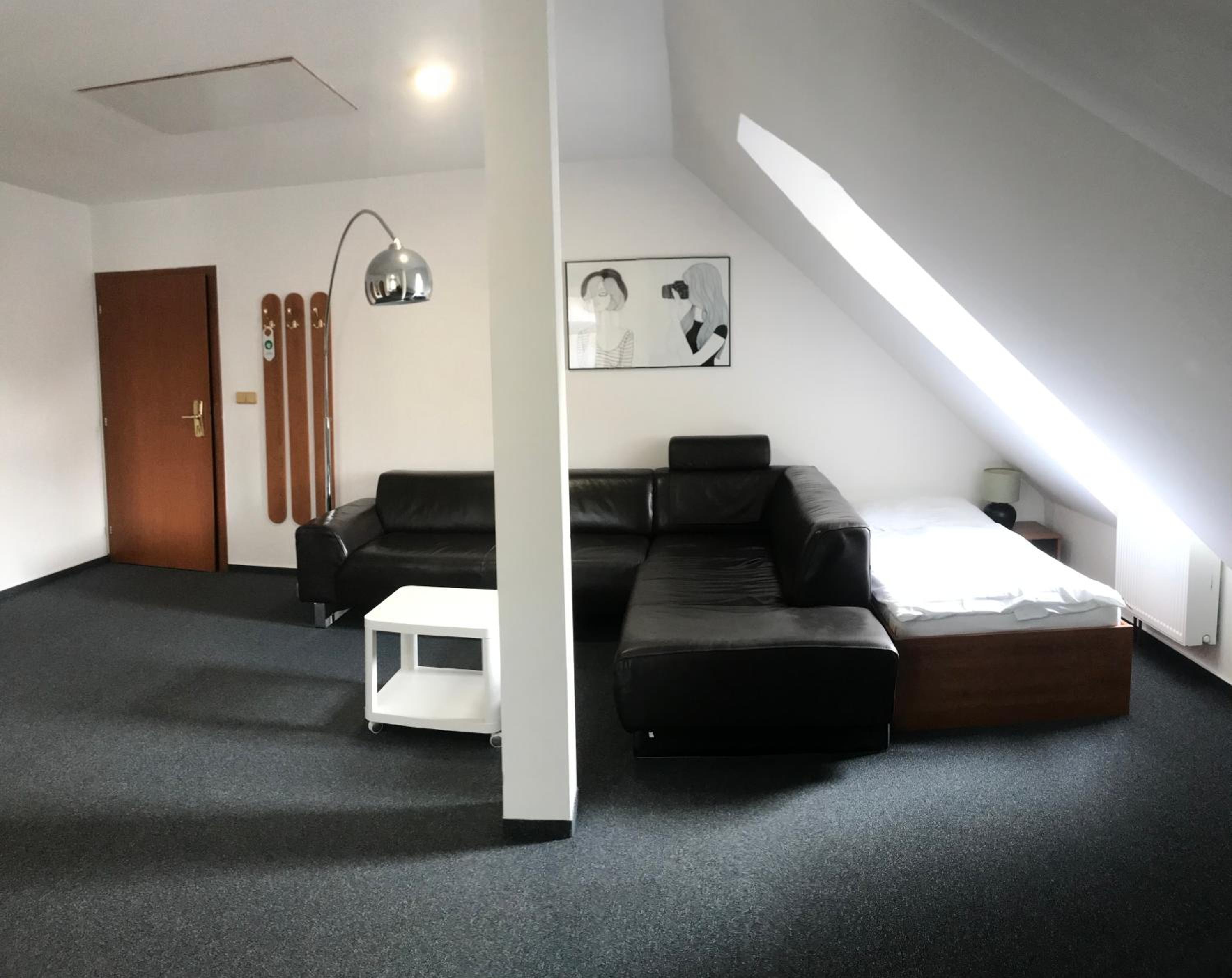 Economy Triple Room photo 1