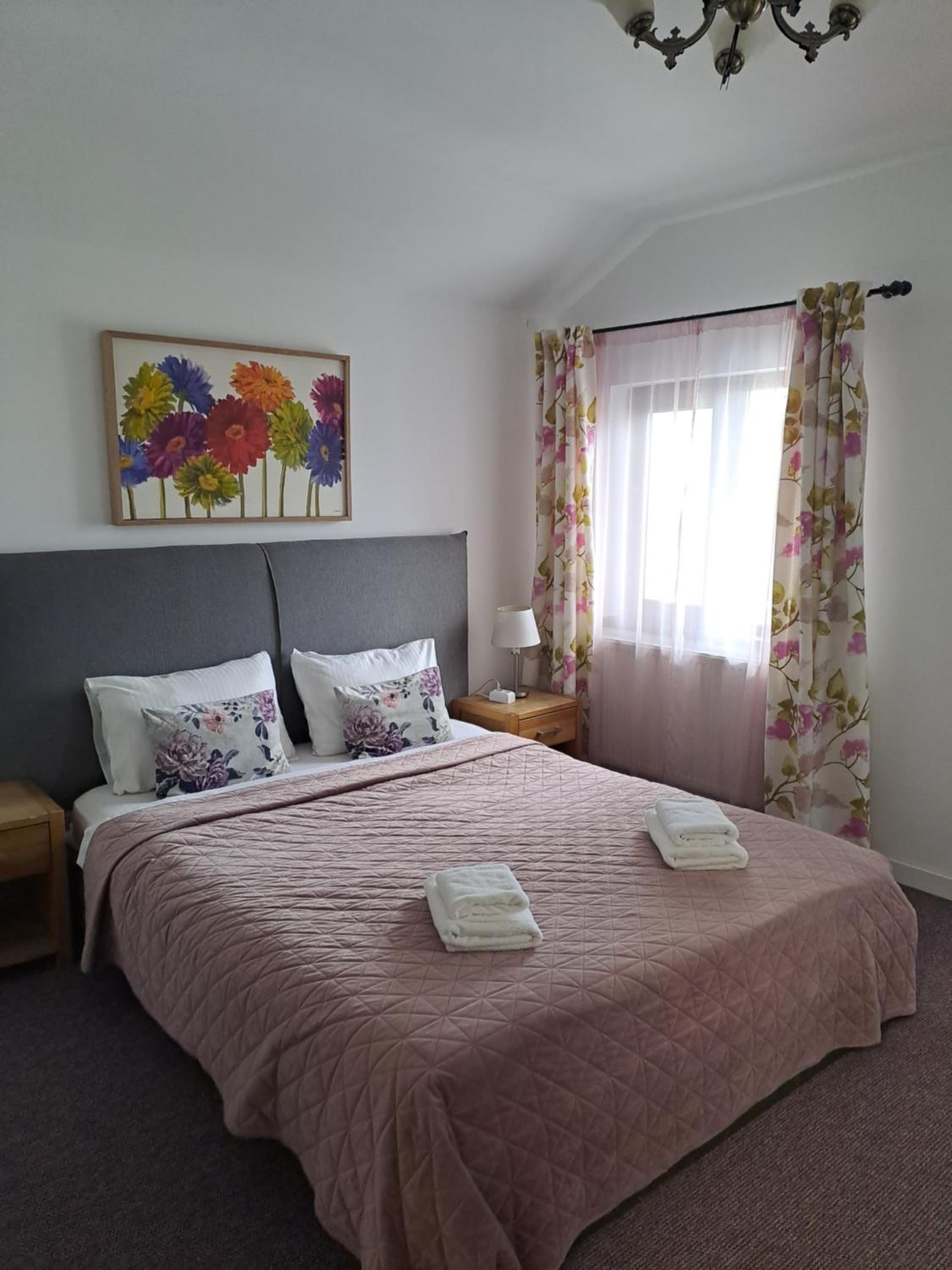 King Room with Balcony - Photo 3