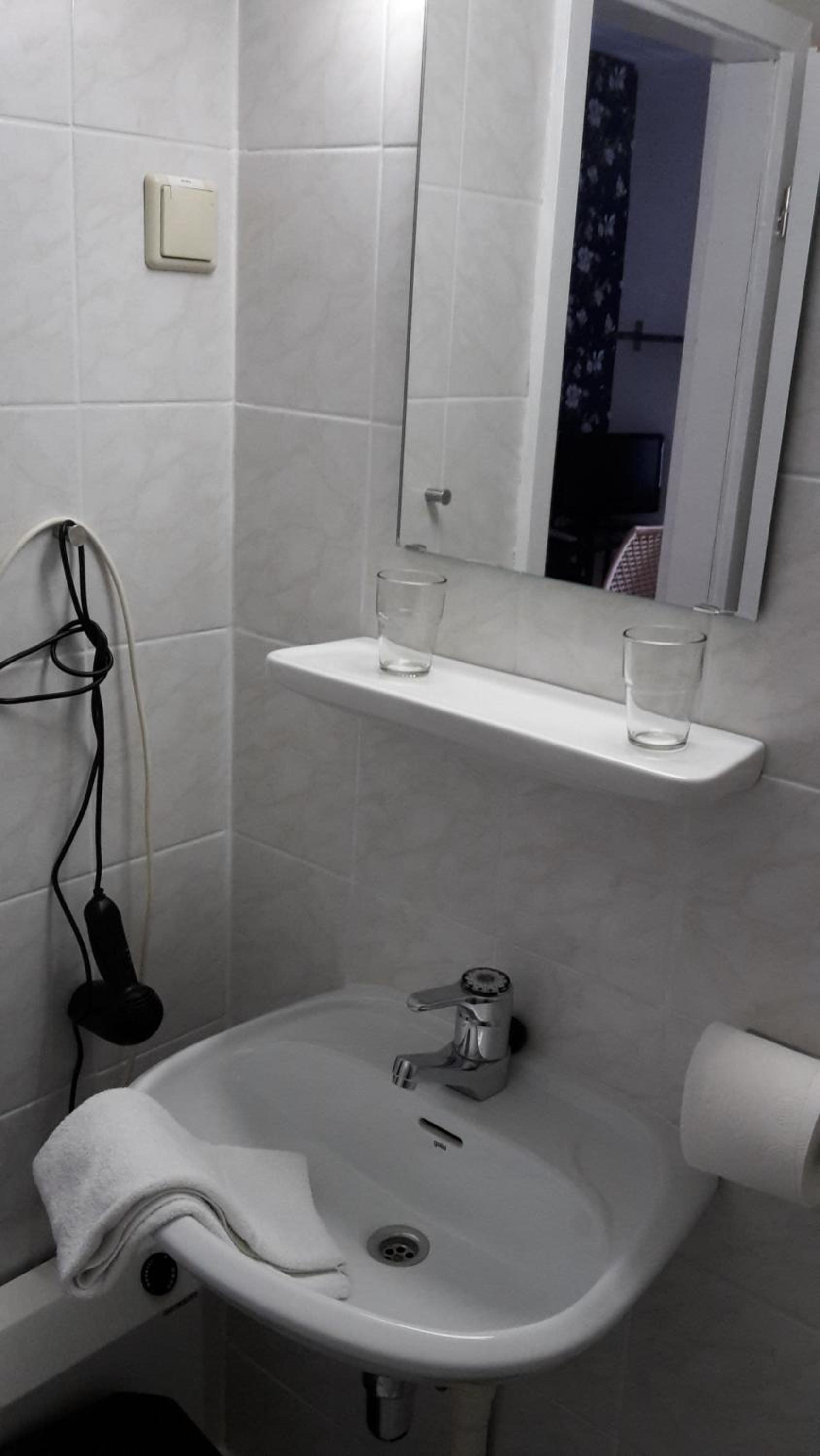 Budget Single Room photo 2