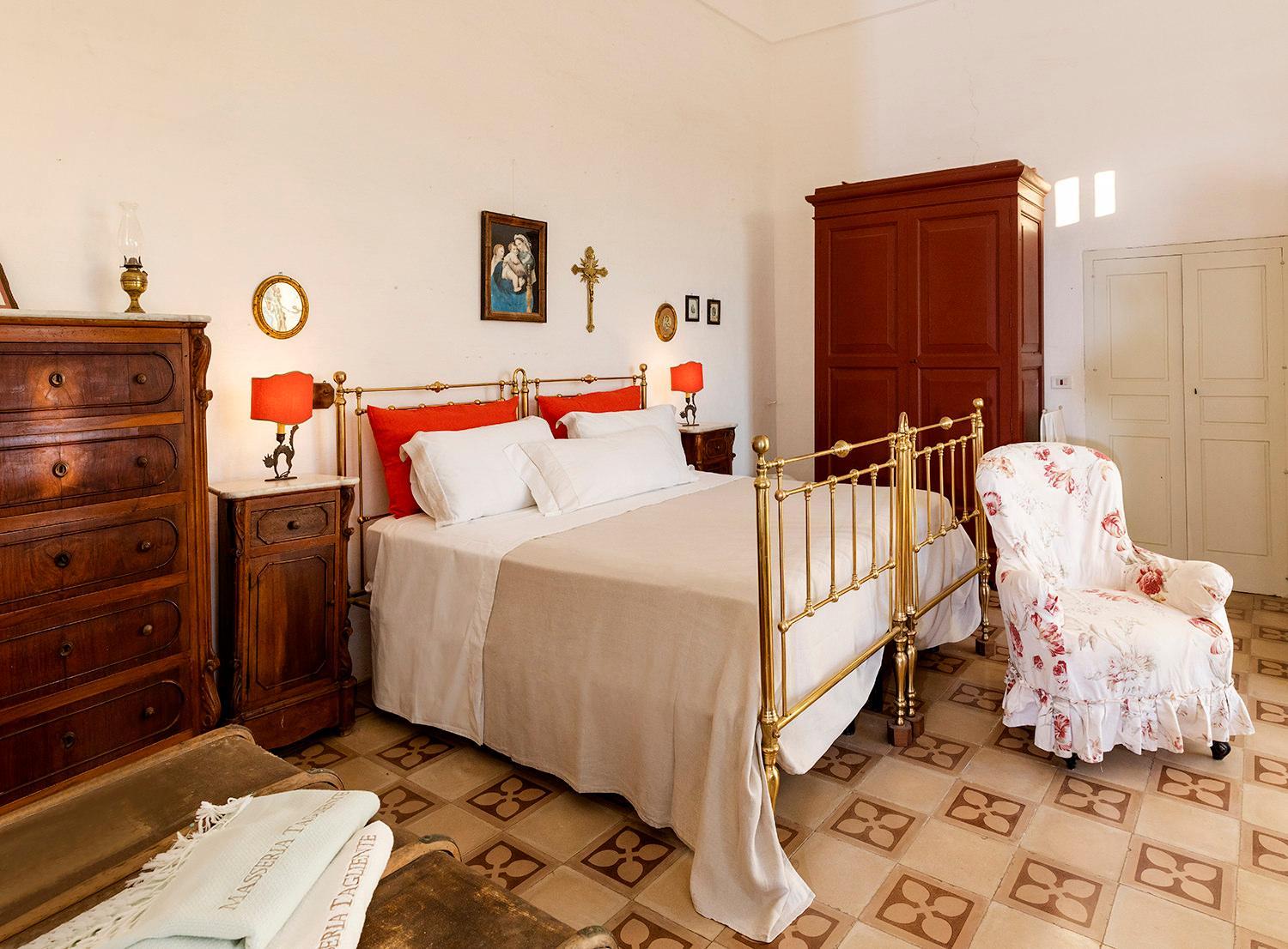 Large Double Room photo 2