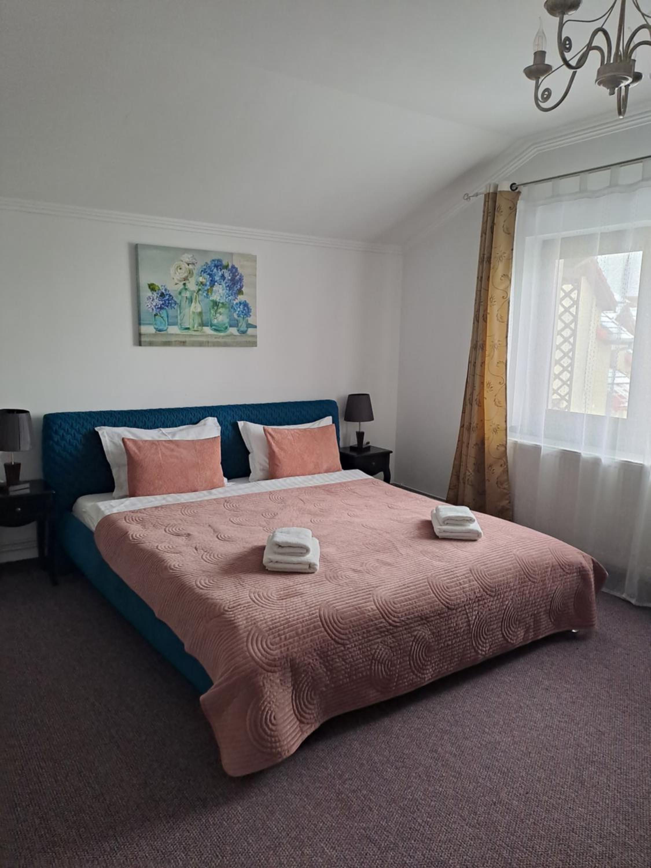 Deluxe Double Room with Balcony - Photo 8