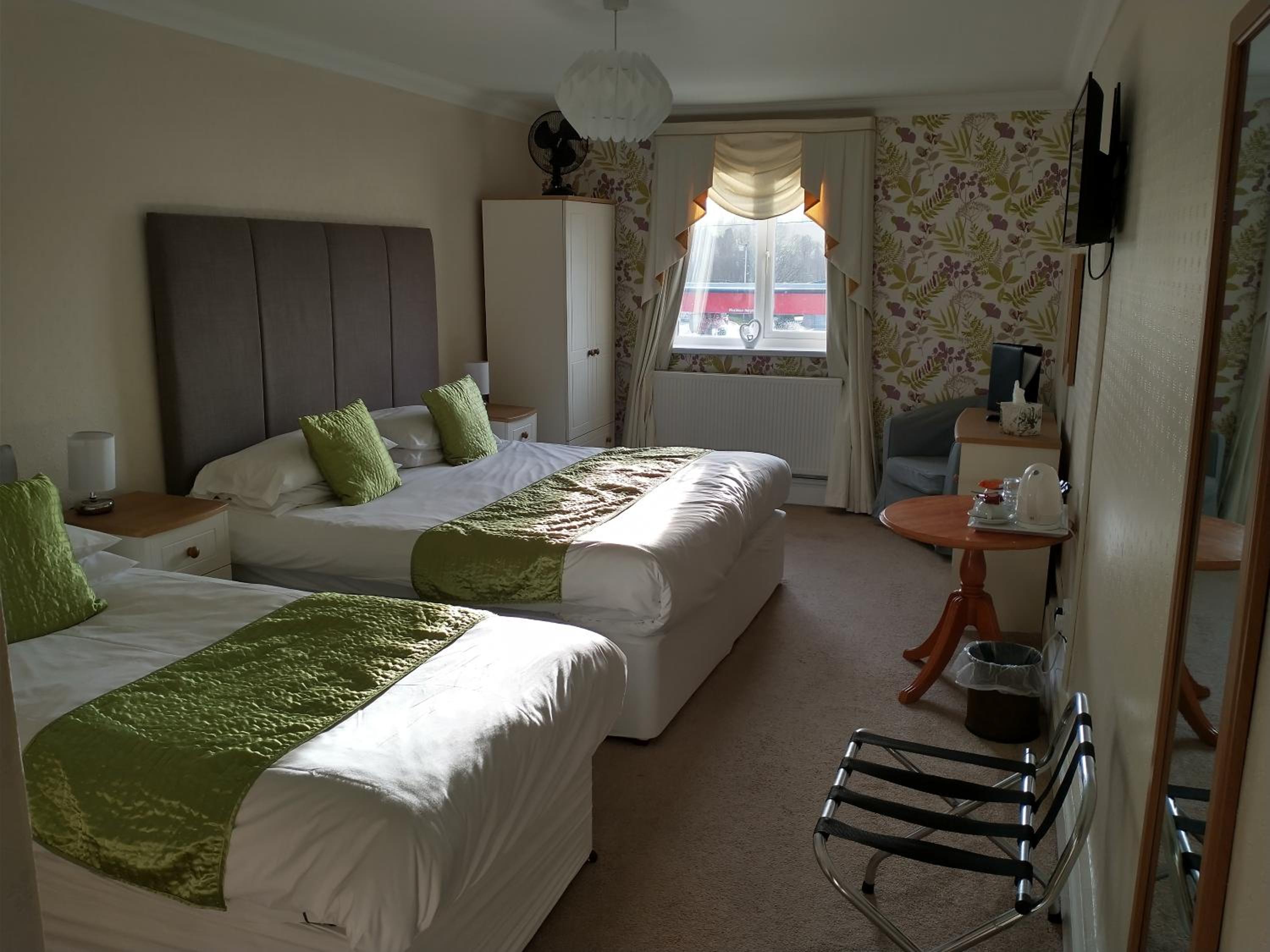Deluxe Double Room with Extra Bed - Photo 1